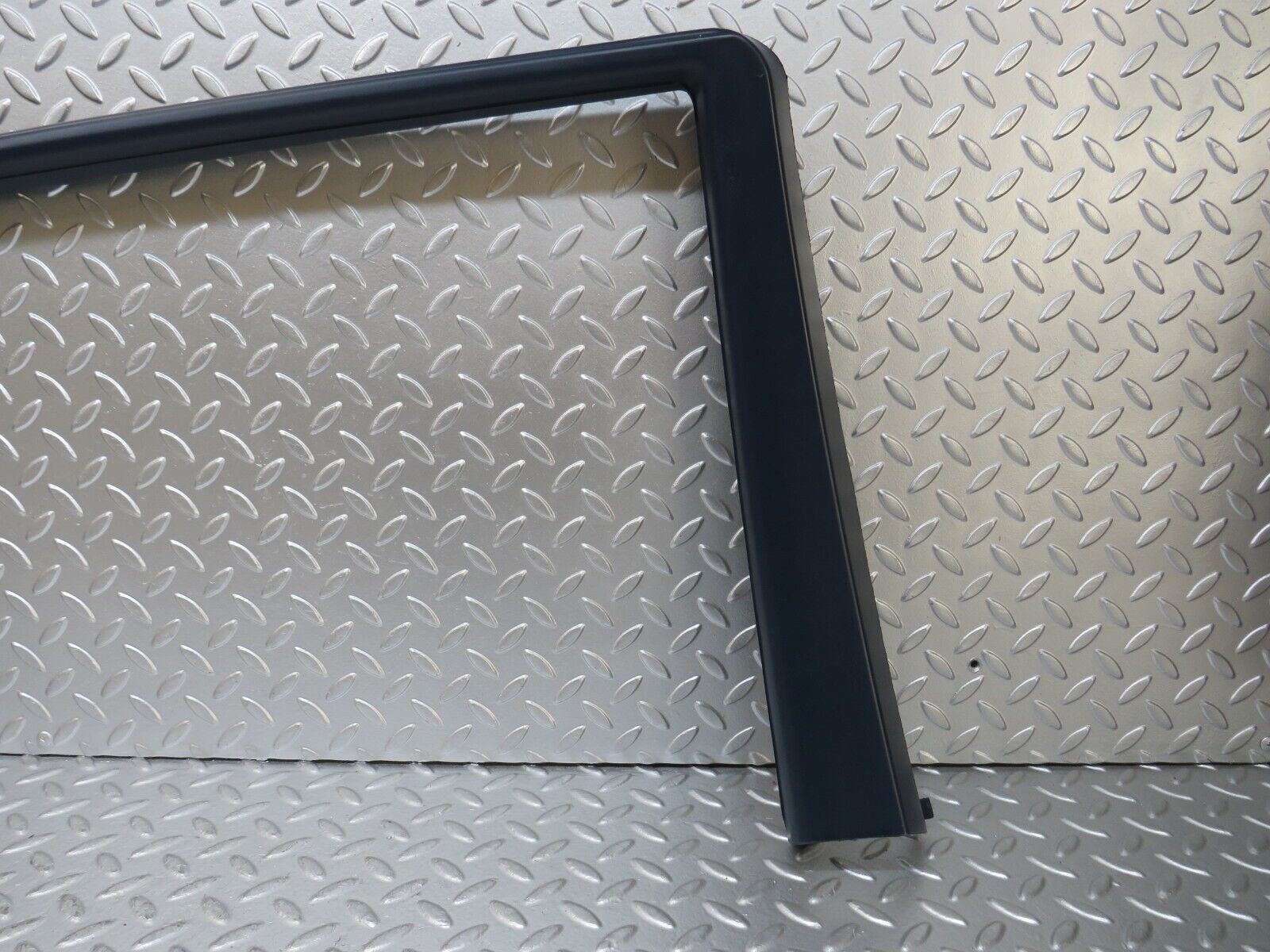 24977 Mercedes-Benz W140 SEL320 LWB Rear Left Door Window Trim 1407304762