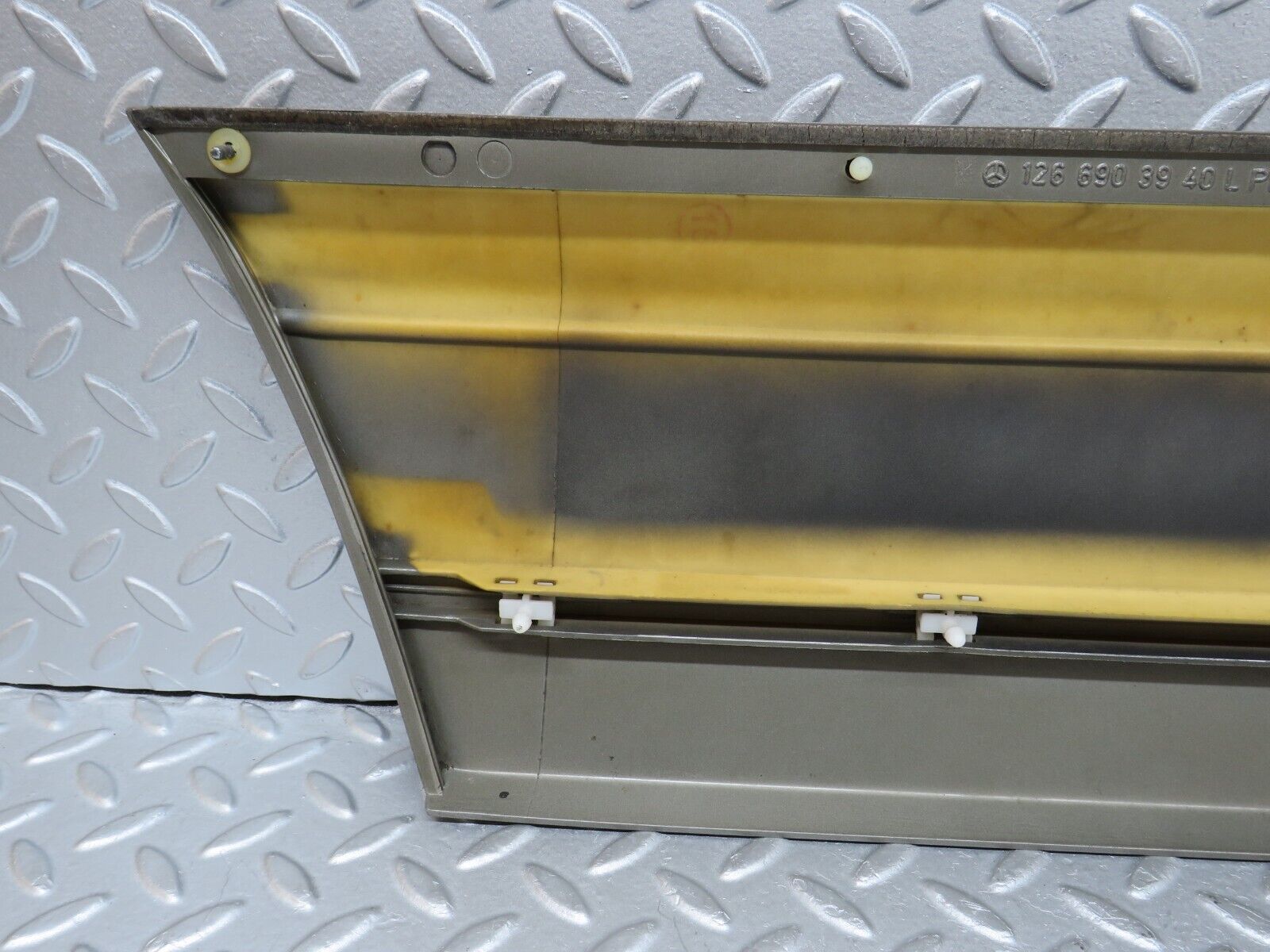 35966 Mercedes-Benz W126 420SE Rear Left Door Moulding Trim 1266903940