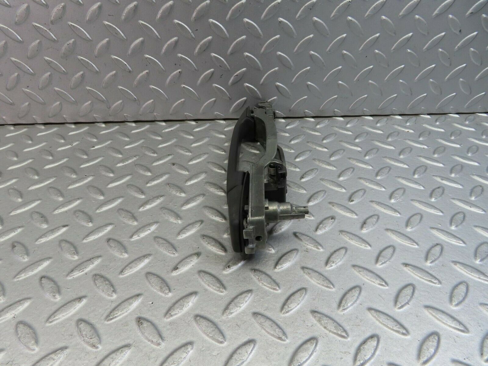 9381 Mercedes-Benz C124 300CE Coupe Left Door Handle No Key