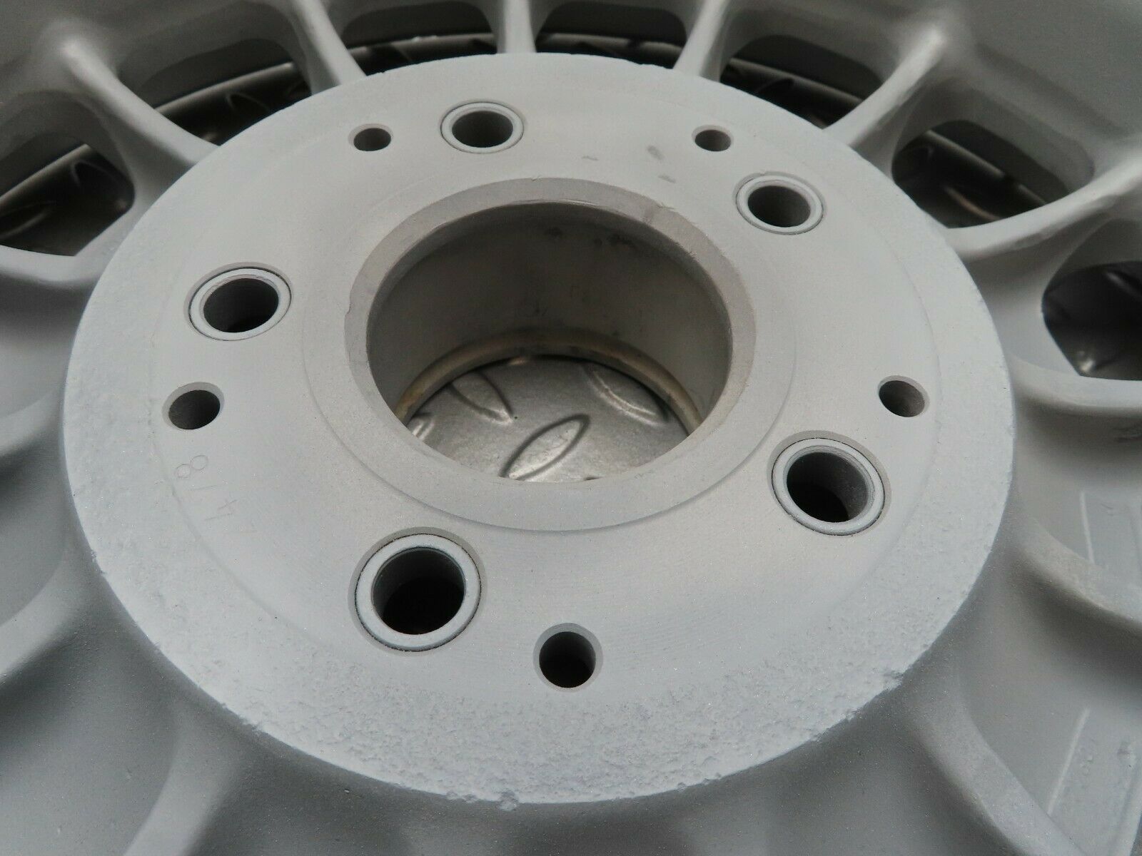 3855 Mercedes-Benz Alloy Wheel Mexican Hat 6Jx14H2 ET30 1084000902