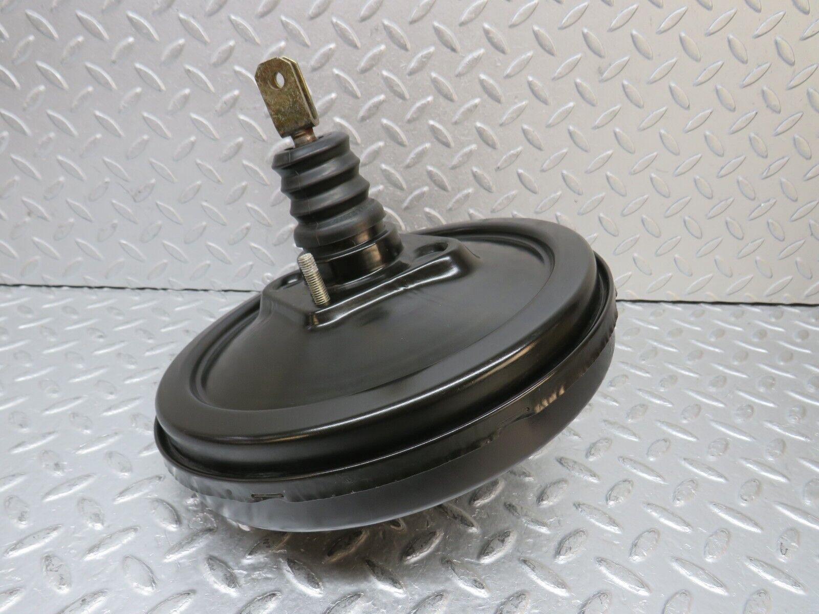 37968 Mercedes-Benz A124 320E Cabriolet Brake Booster Lucas 0044301630