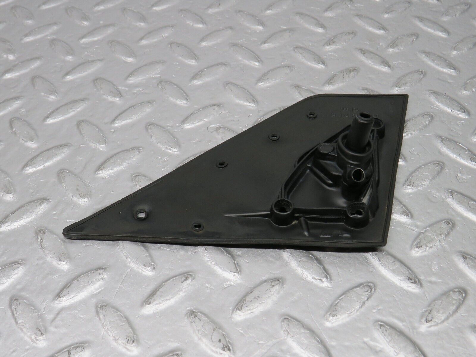 38868 Mercedes-Benz W201 190E 2.6L Wing Mirror Rubber Seal Right 1248110298