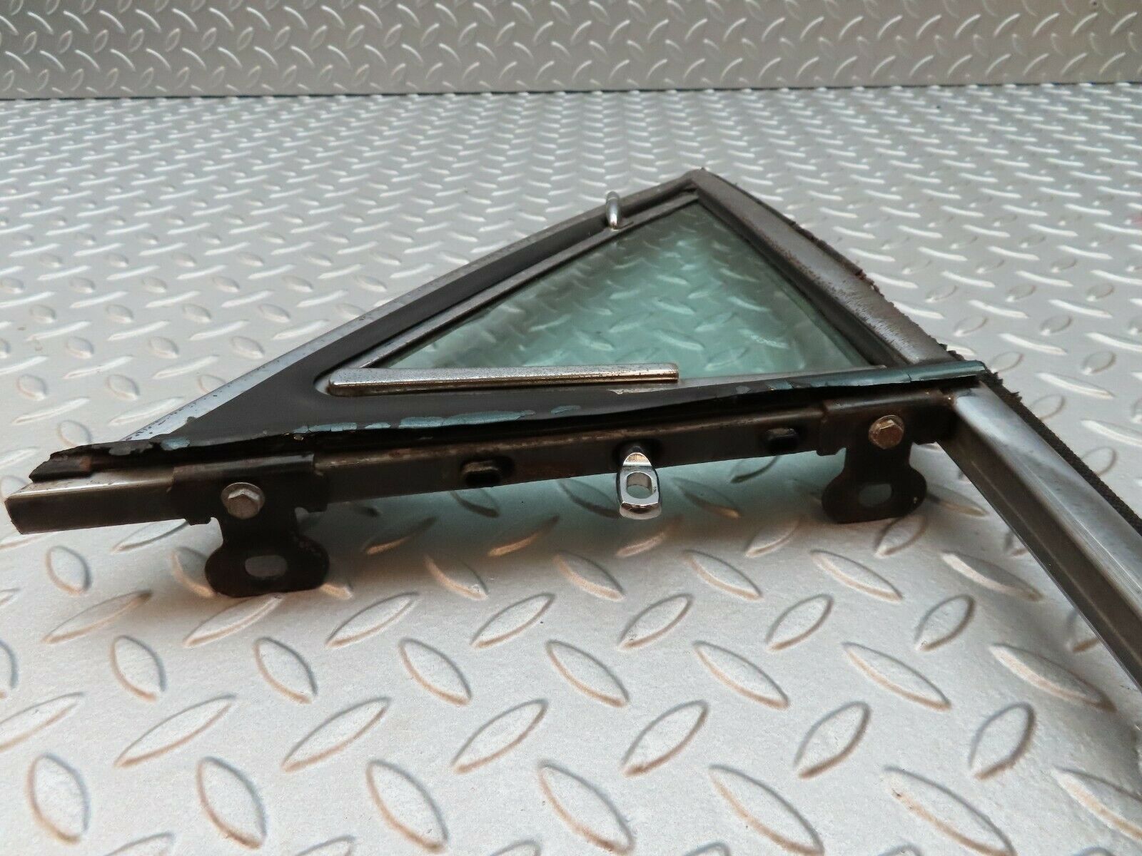 4600 Mercedes-Benz W114 280CE Coupe Front Left Quarter Window Glass