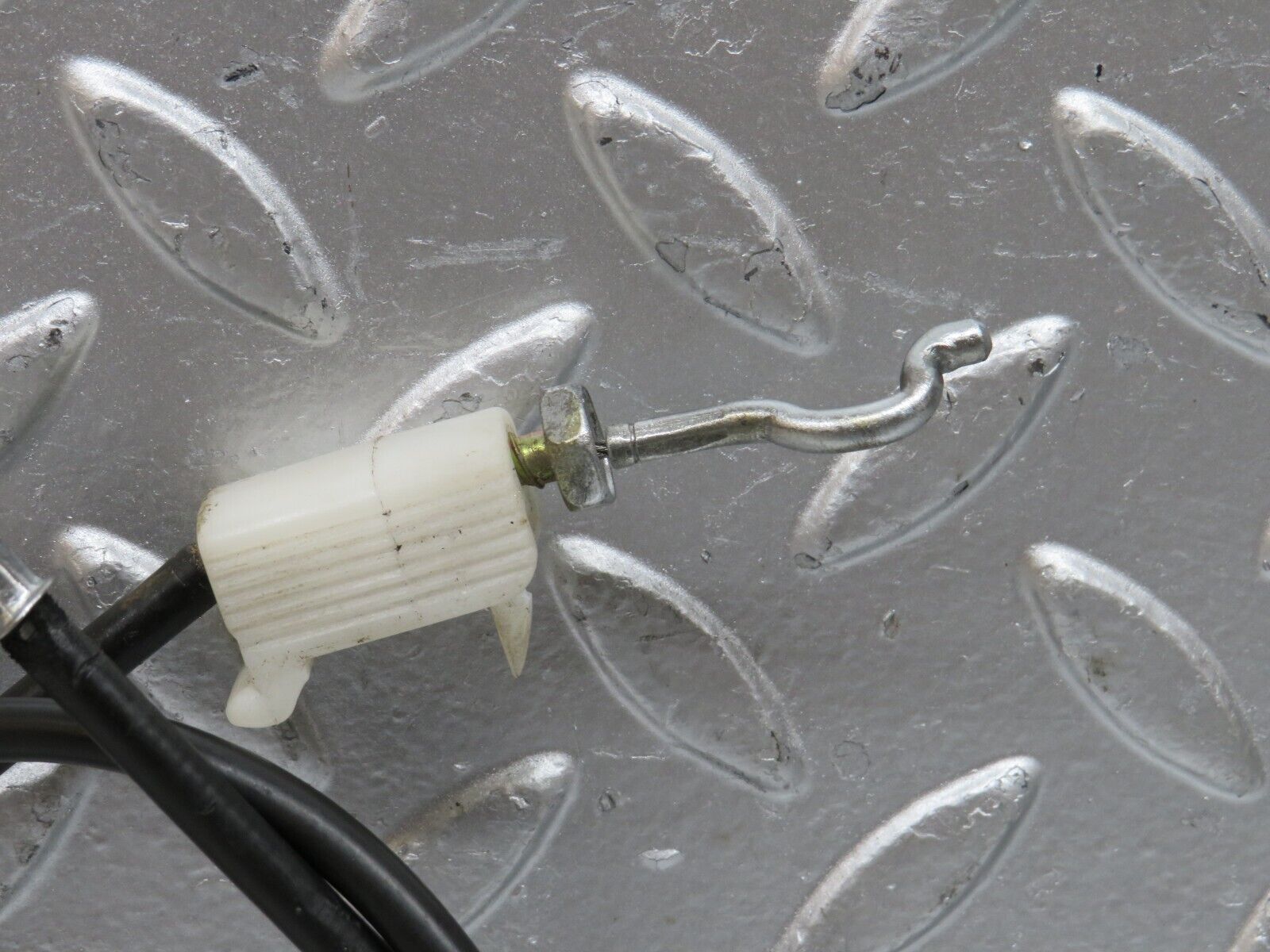 29152 Mercedes-Benz C124 320CE Coupe Door Lock Cable