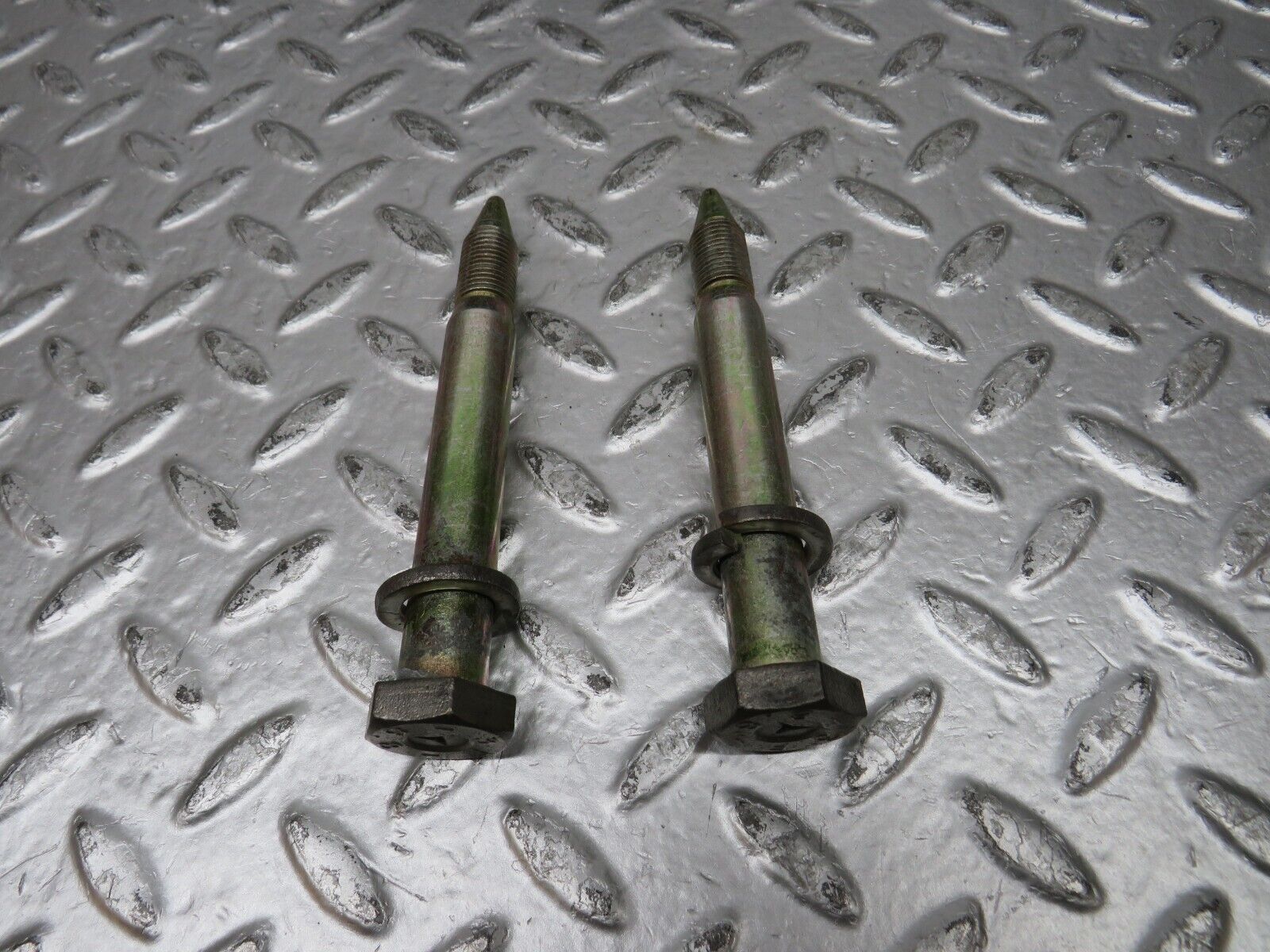 32140 Mercedes-Benz W123 230E Rear Suspension Axle Mounting Bracket