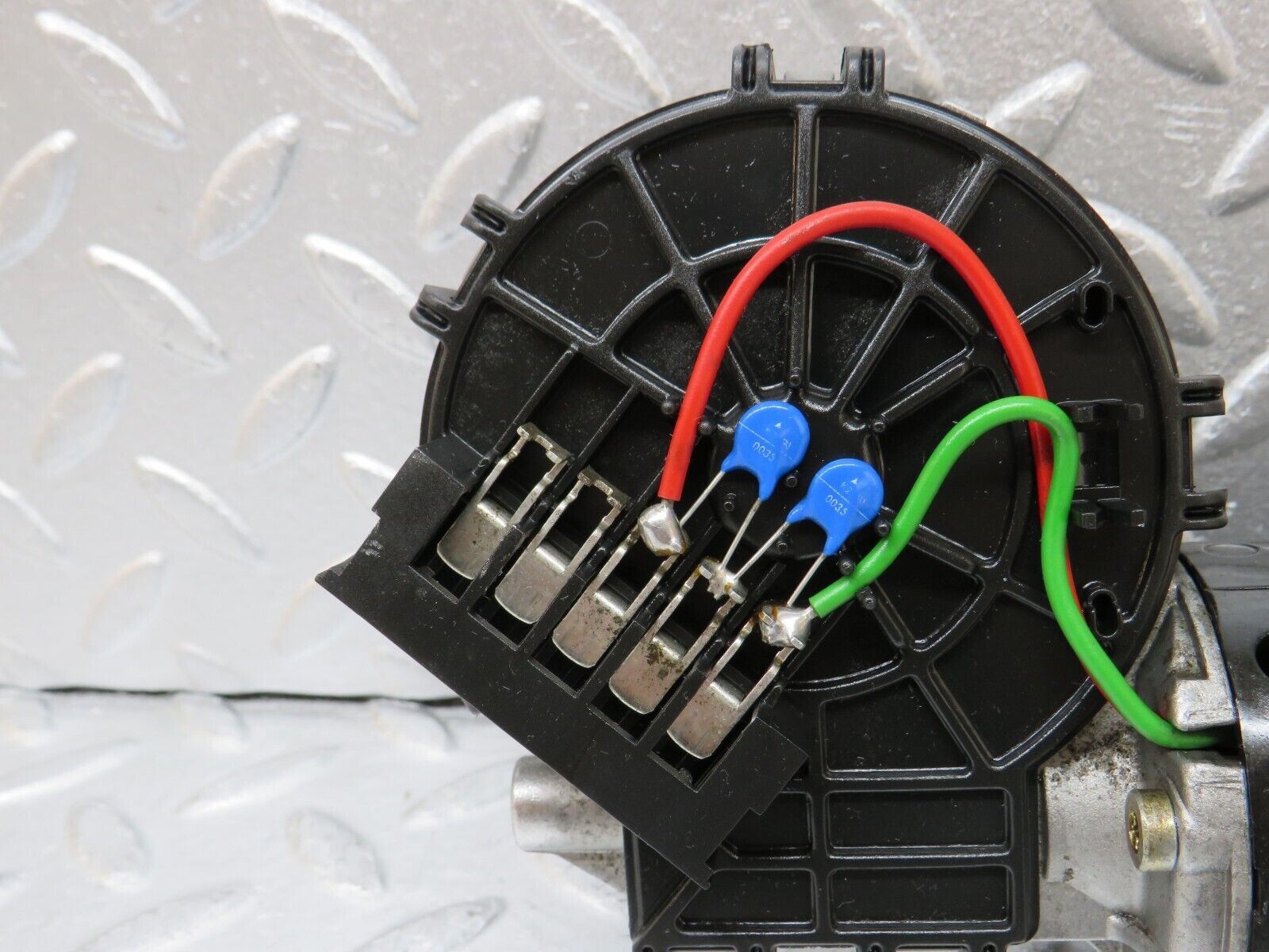 34774 Mercedes-Benz W210 320E Wiper Motor Bosch 0390241429