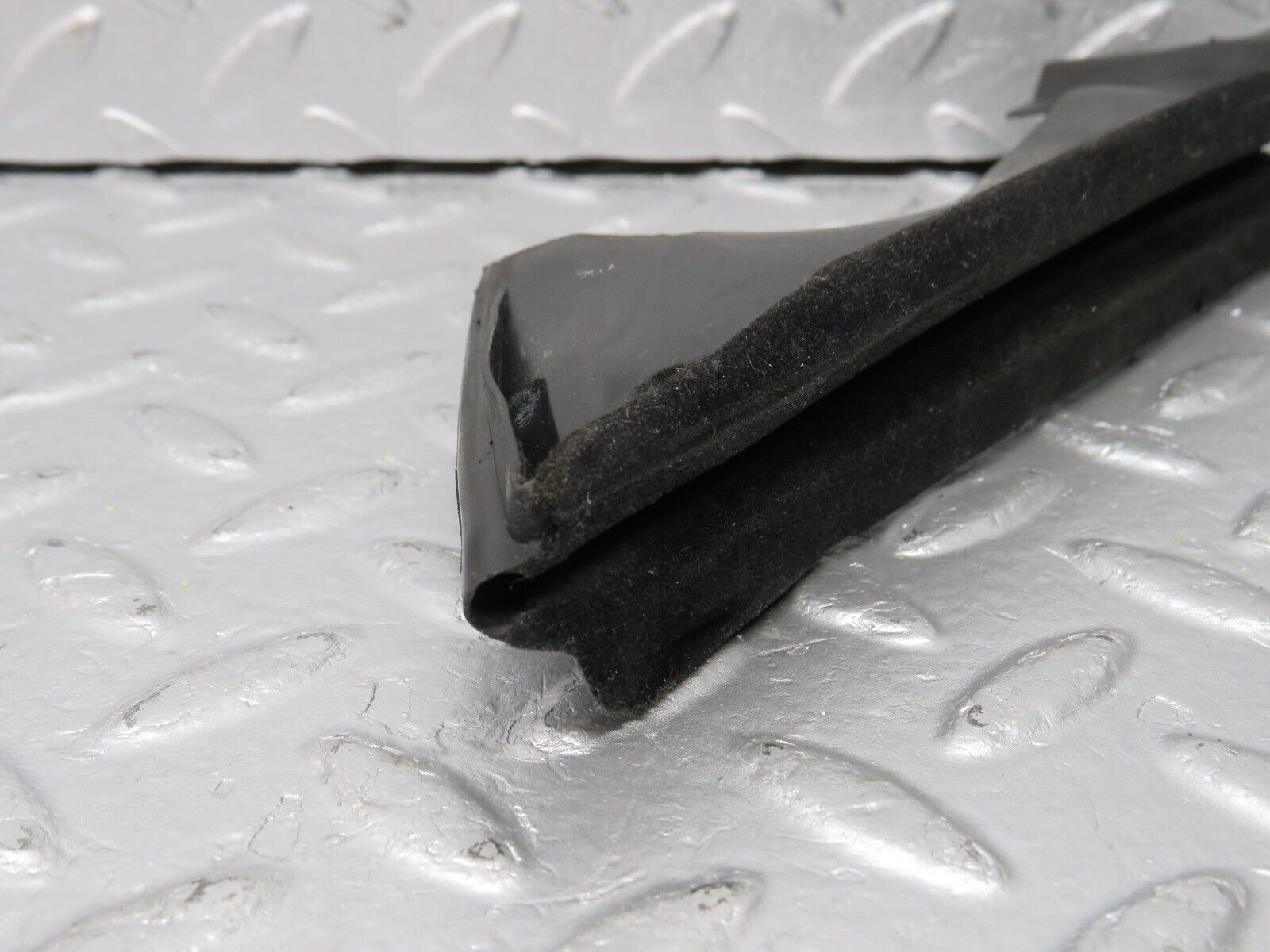 39719 Mercedes-Benz R129 320SL Coupe Right Door Wing Mirror Rubber 1297250266