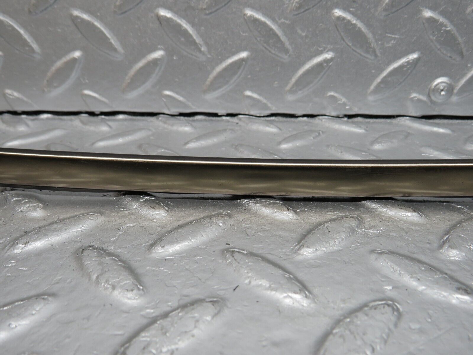 39803 Mercedes-Benz R129 320SL Coupe Front Windscreen Top Chrome Moulding Trim