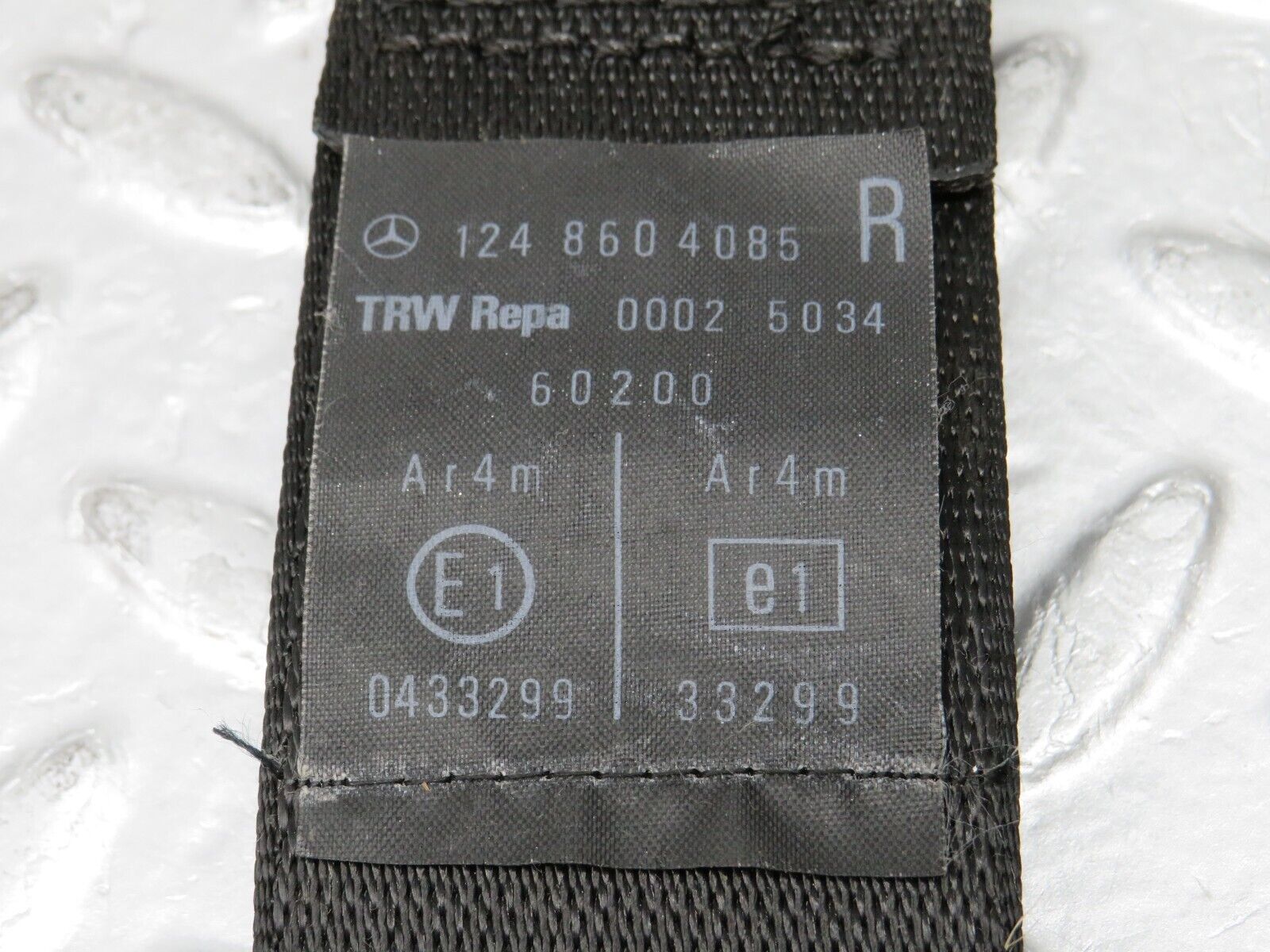 32635 Mercedes-Benz S124 300TE Front Right Seat Belt With Buckle 1248604085