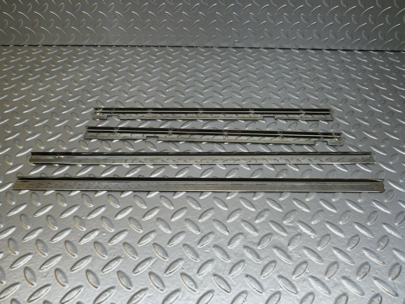 24400 Mercedes-Benz S124 220TE Wagon Sunroof Chrome Trim Set