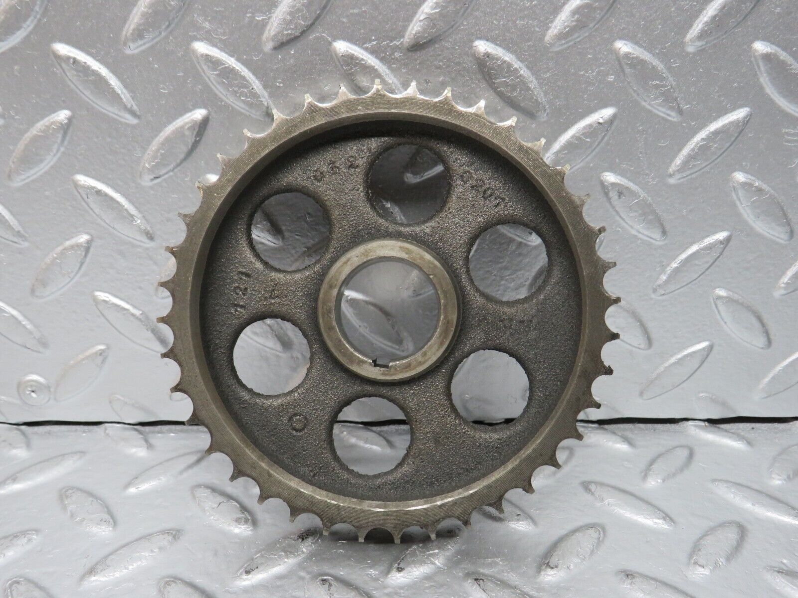 31067 Mercedes-Benz W123 200D Camshaft Timing Gear 1210520201