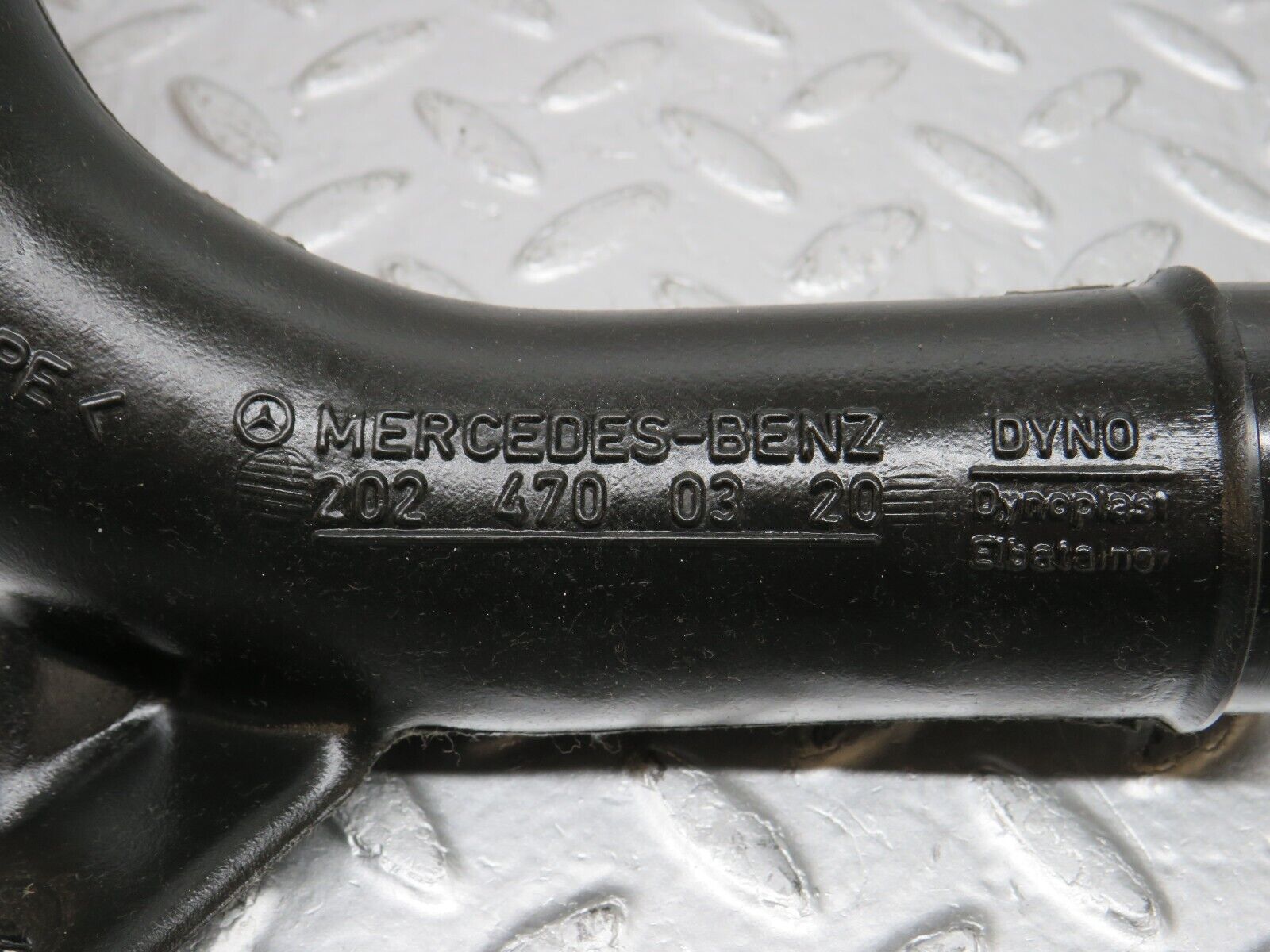 33286 Mercedes-Benz W202 C180 Fuel Tank Filling Pipe & Cap 2024700320