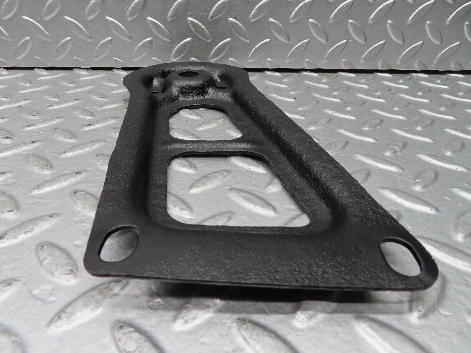 21289 Mercedes-Benz W123 230E Rear Suspension Axle Mounting Bracket