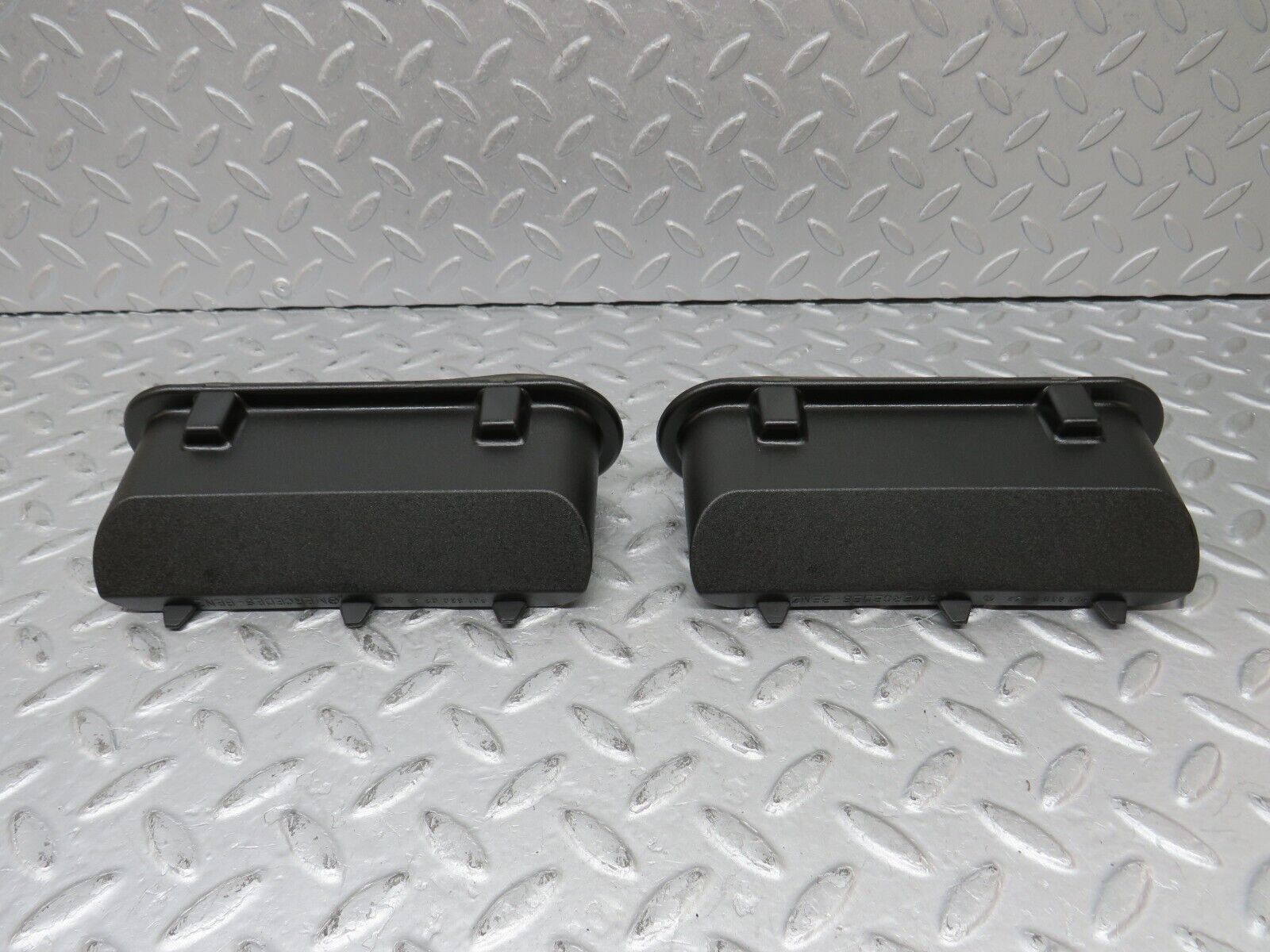 36465 Mercedes-Benz W201 190E 2.0L Trunk Breather Ventilation Valve 2x 2018300242