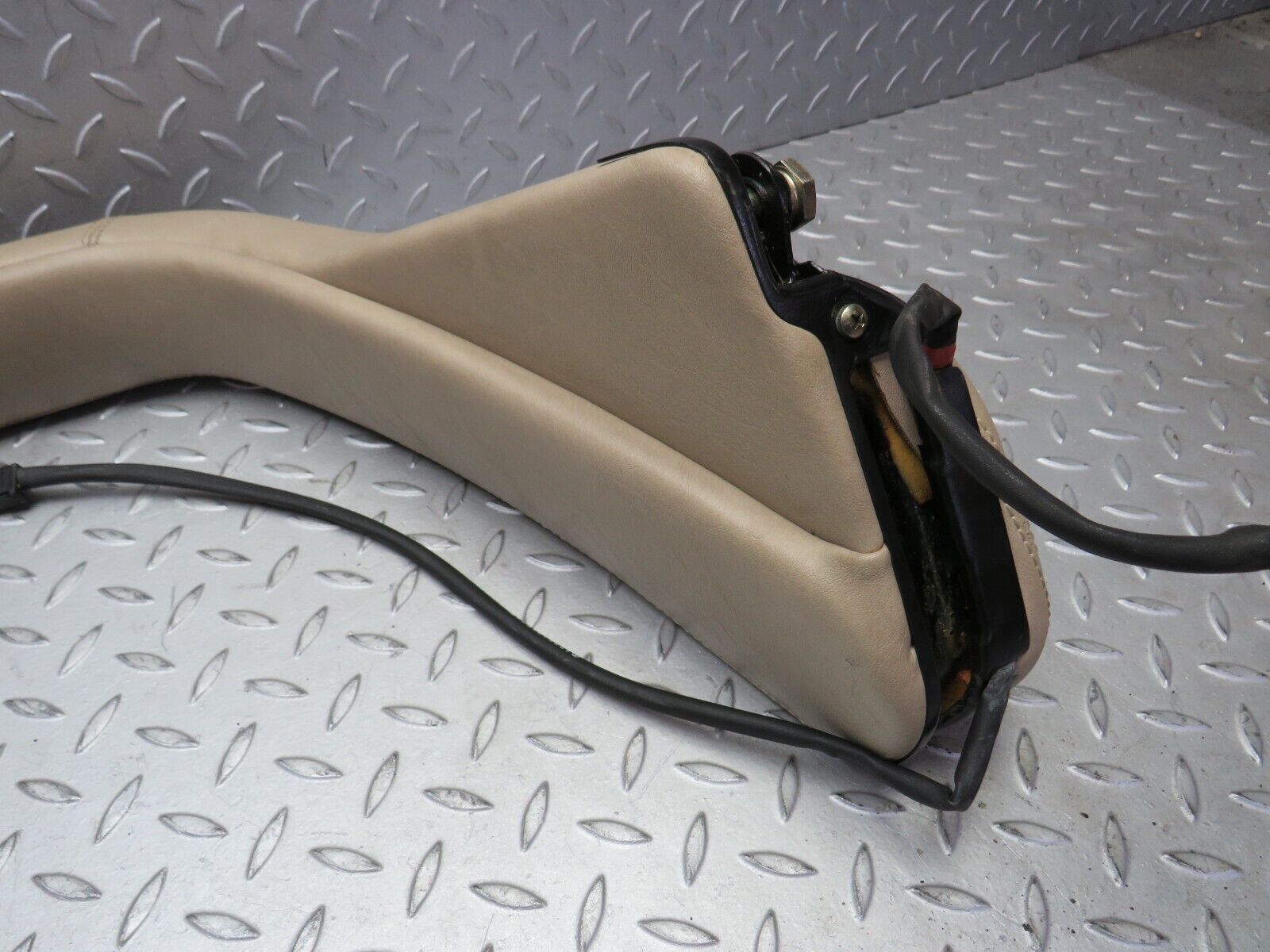 38618 Mercedes-Benz R129 280SL Coupe Roll Over Bar Beige