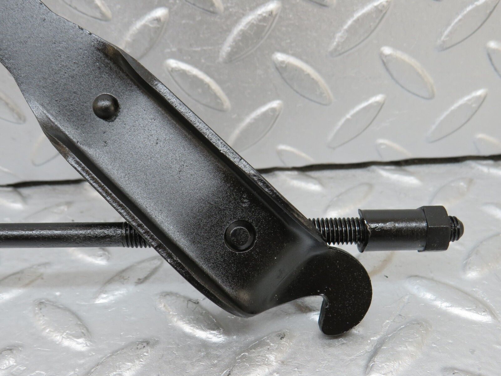 35711 Mercedes-Benz W108 Handbrake Adjusting Handbrake Regulator