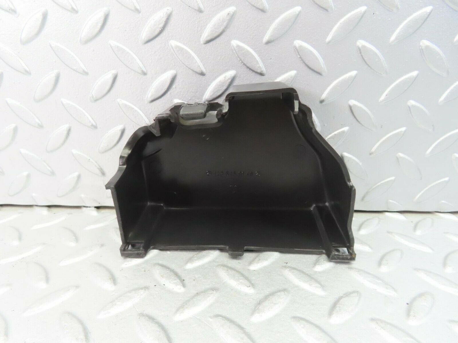 9948 Mercedes-Benz C123 230CE Coupe Fuse Box Relay Cover 1235450146