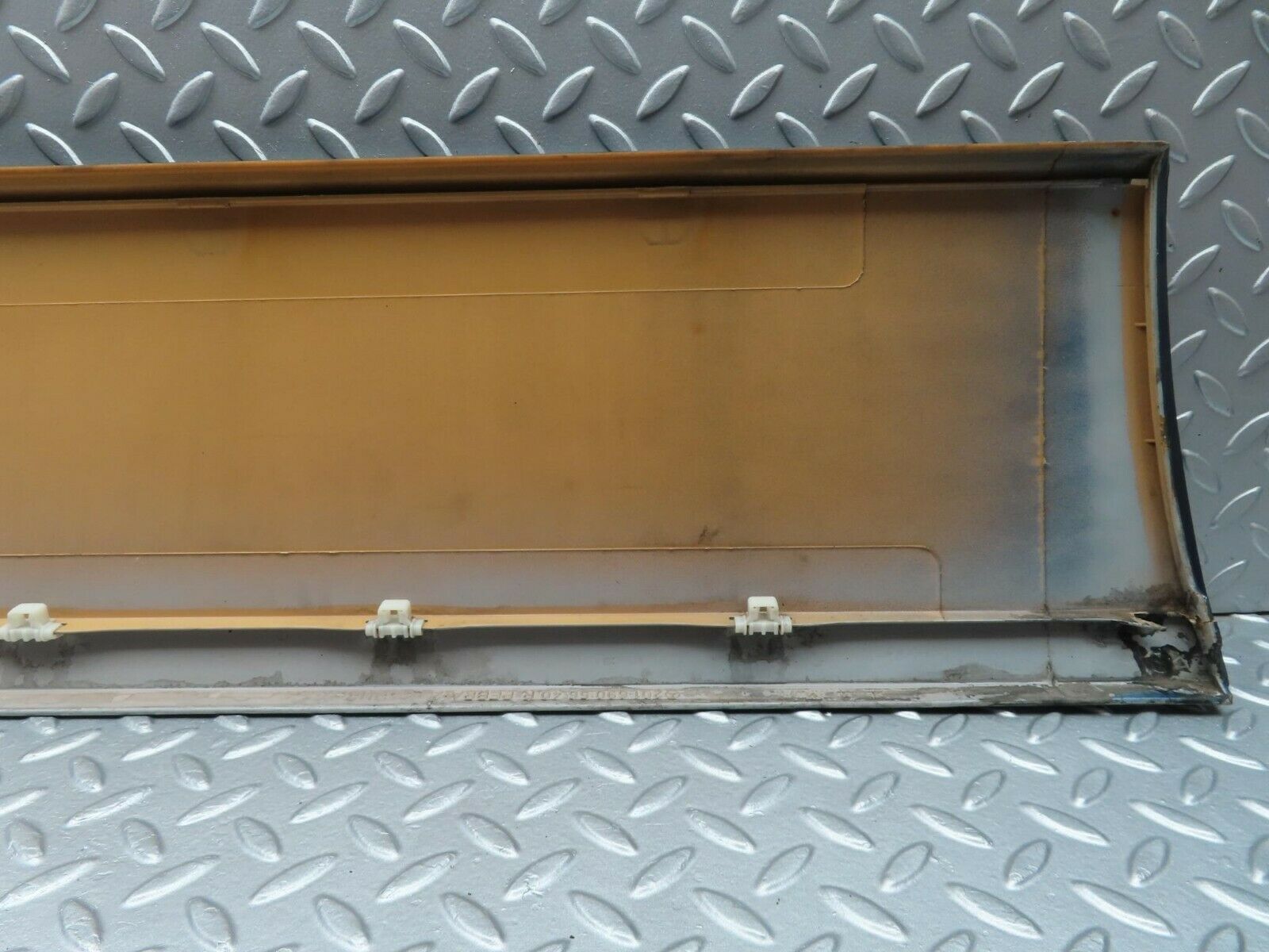 10539 Mercedes-Benz W201 190E Front Right Door Moulding Trim 2016905640