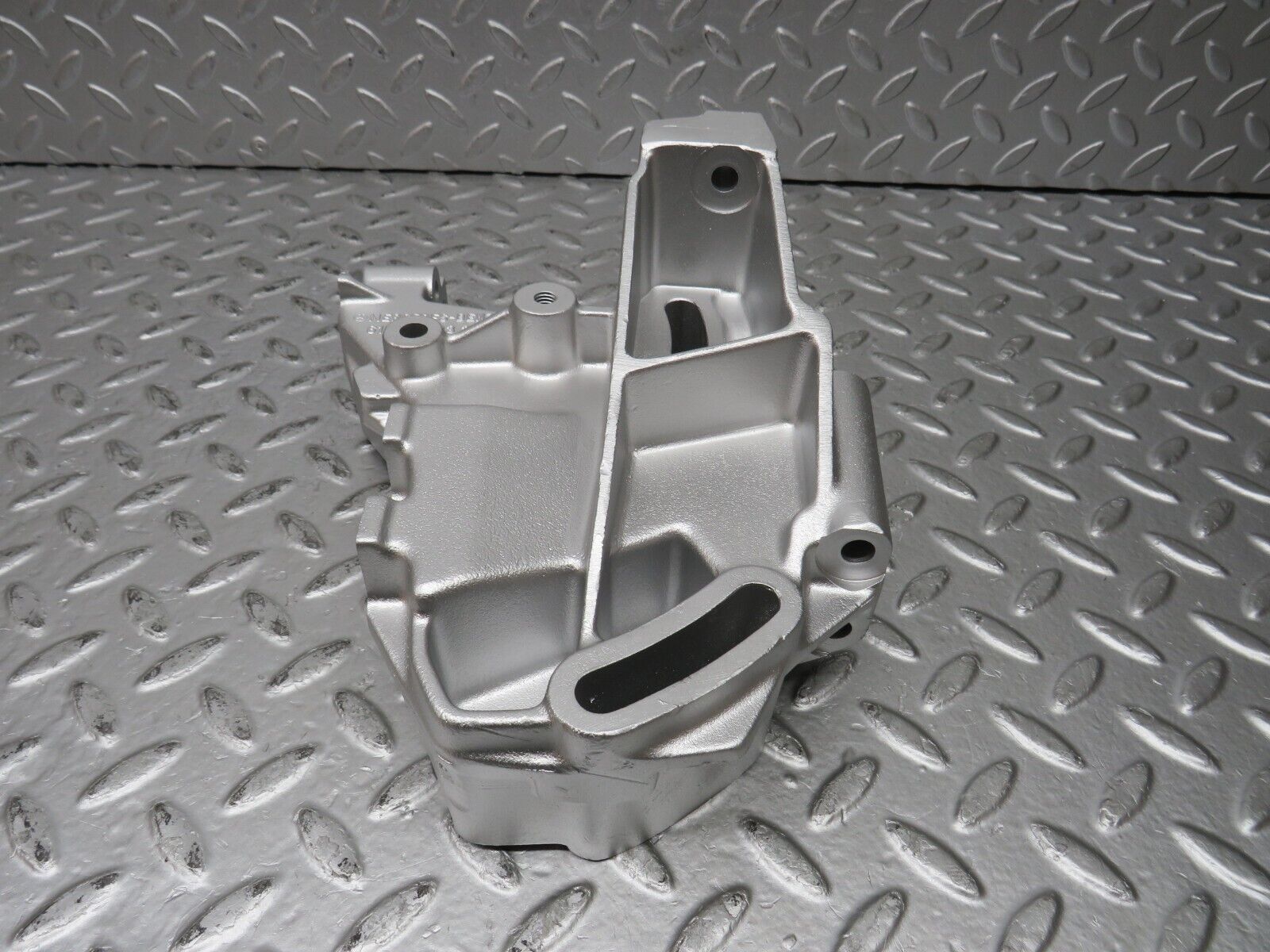 32911 Mercedes-Benz W123 300D Power Steering Pump Bracket 6172360330