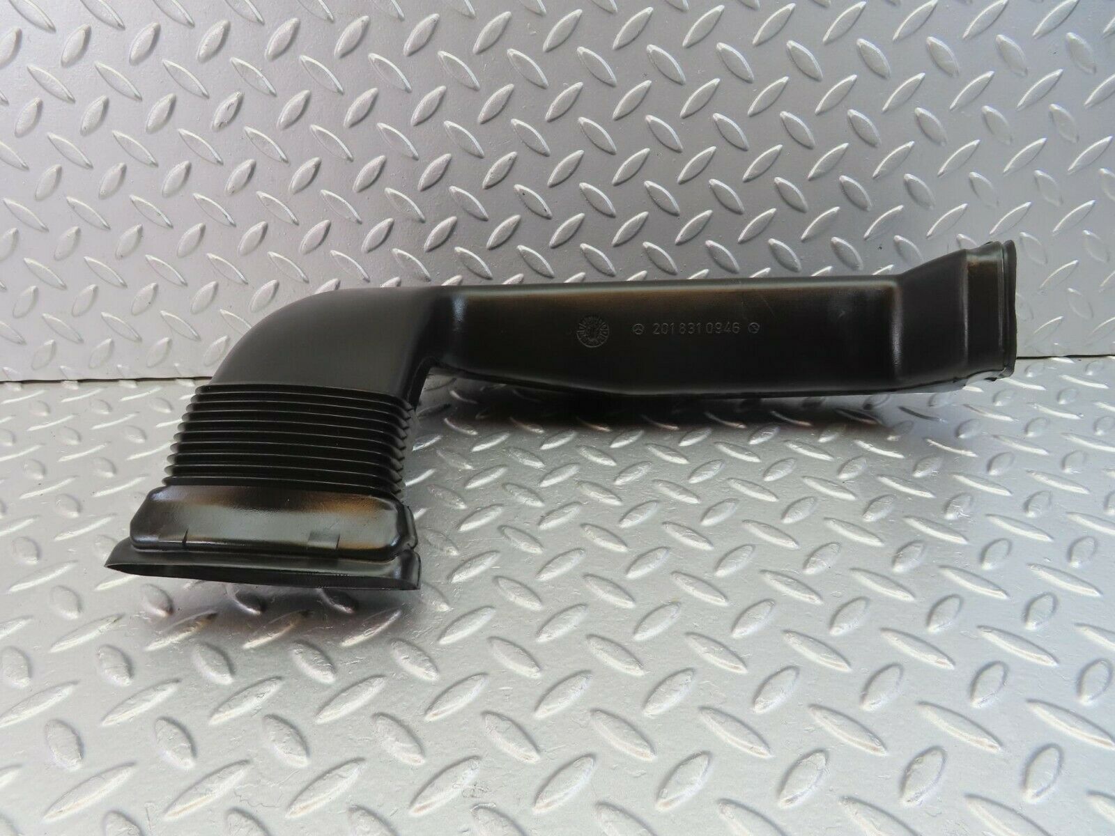 10452 Mercedes-Benz W201 190E Air Duct Pipe Hose Left 2018310946