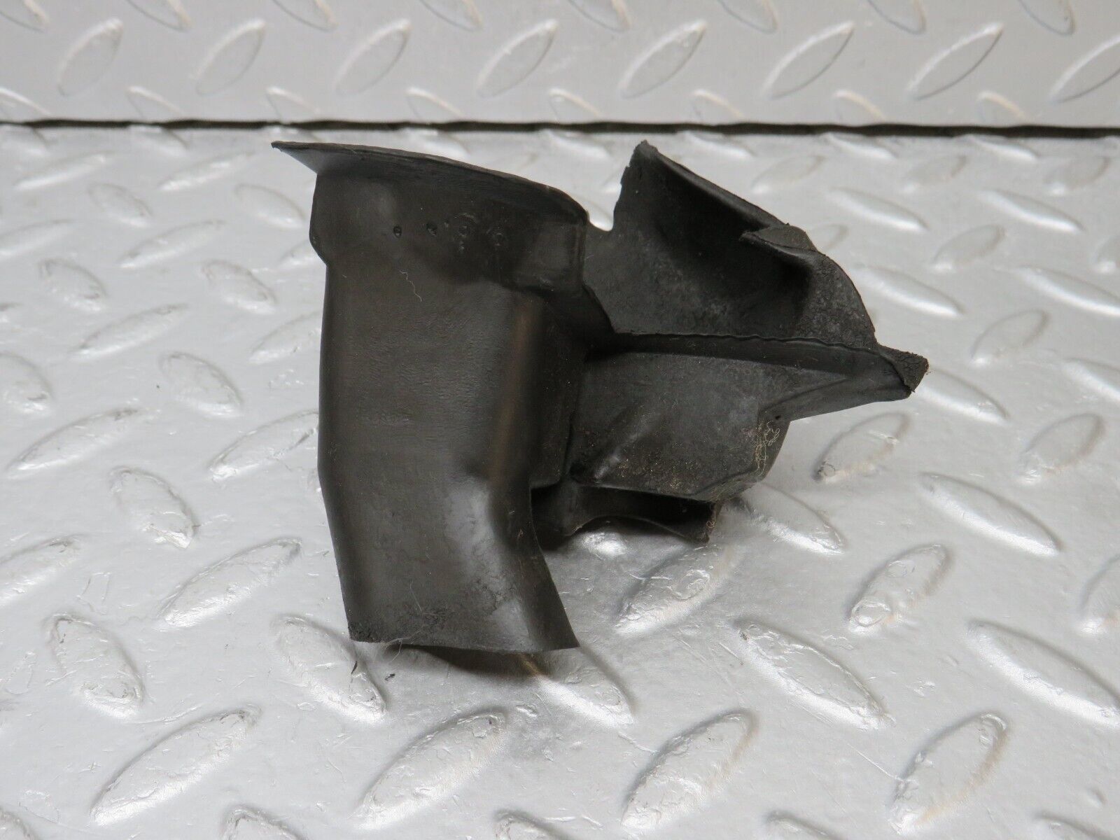 39013 Mercedes-Benz W201 190E 2.6L Water Drain Rubber Left Side 2016280169