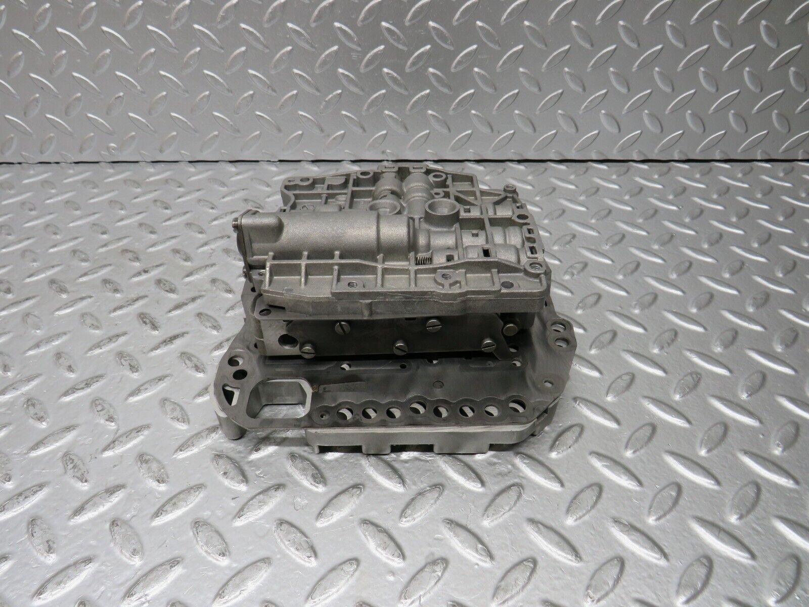 30223 Mercedes-Benz W123 230E Auto Gearbox Valve Body 722.122 1162770901