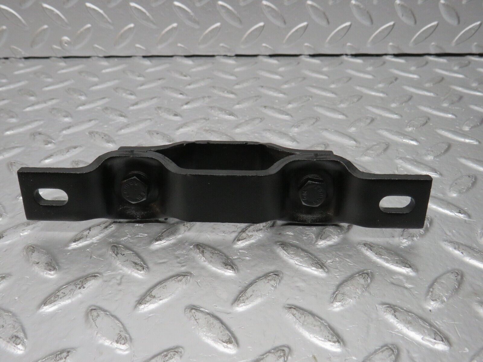 31112 Mercedes-Benz W123 200D Engine Mount Bracket