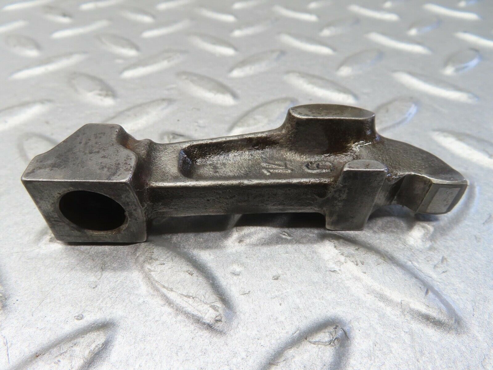 13376 Mercedes-Benz W111 230S Valve Rocker Arm With Retaining Spring