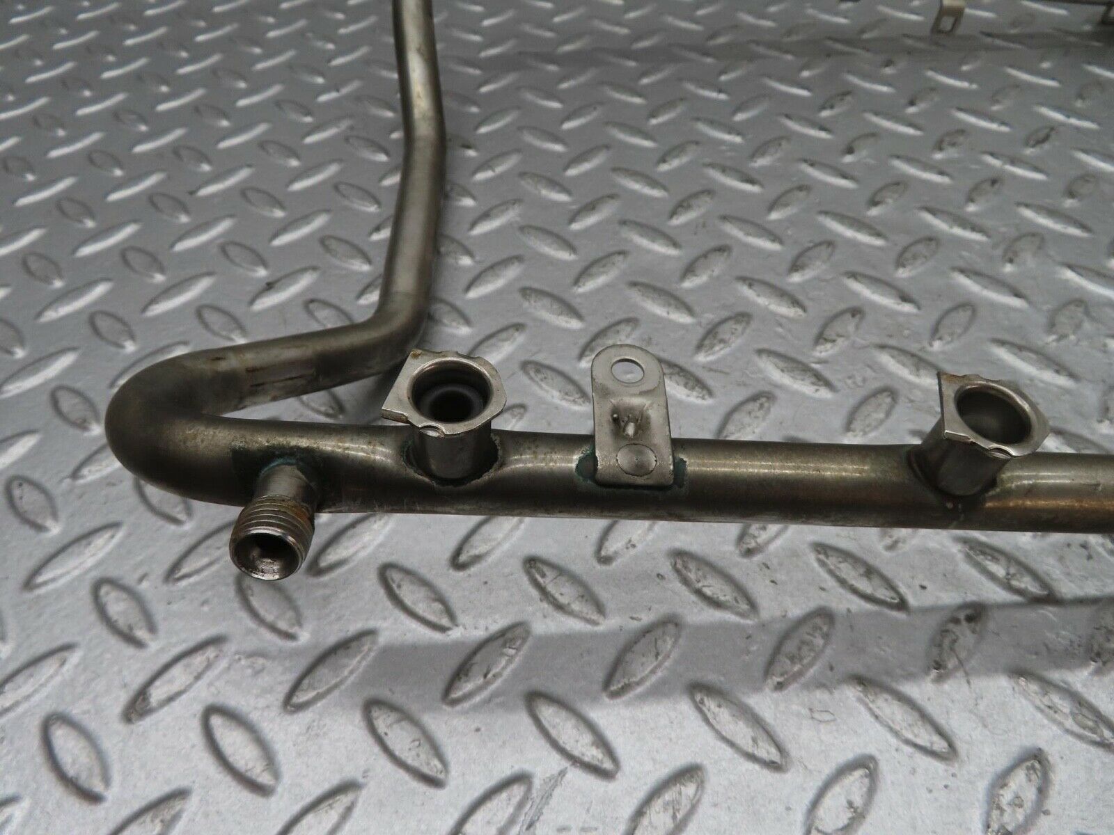 13391 Mercedes-Benz W220 S430 Fuel Injector Rail 1130700595