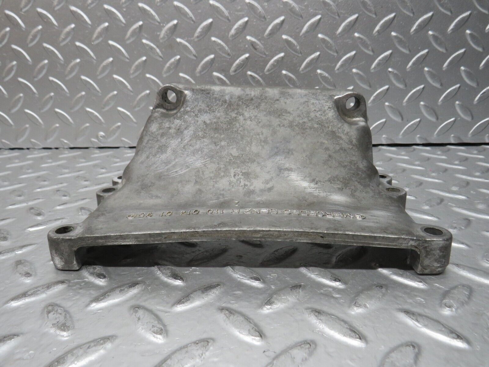 27985 Mercedes-Benz W123 280E Gearbox Support 1100140195