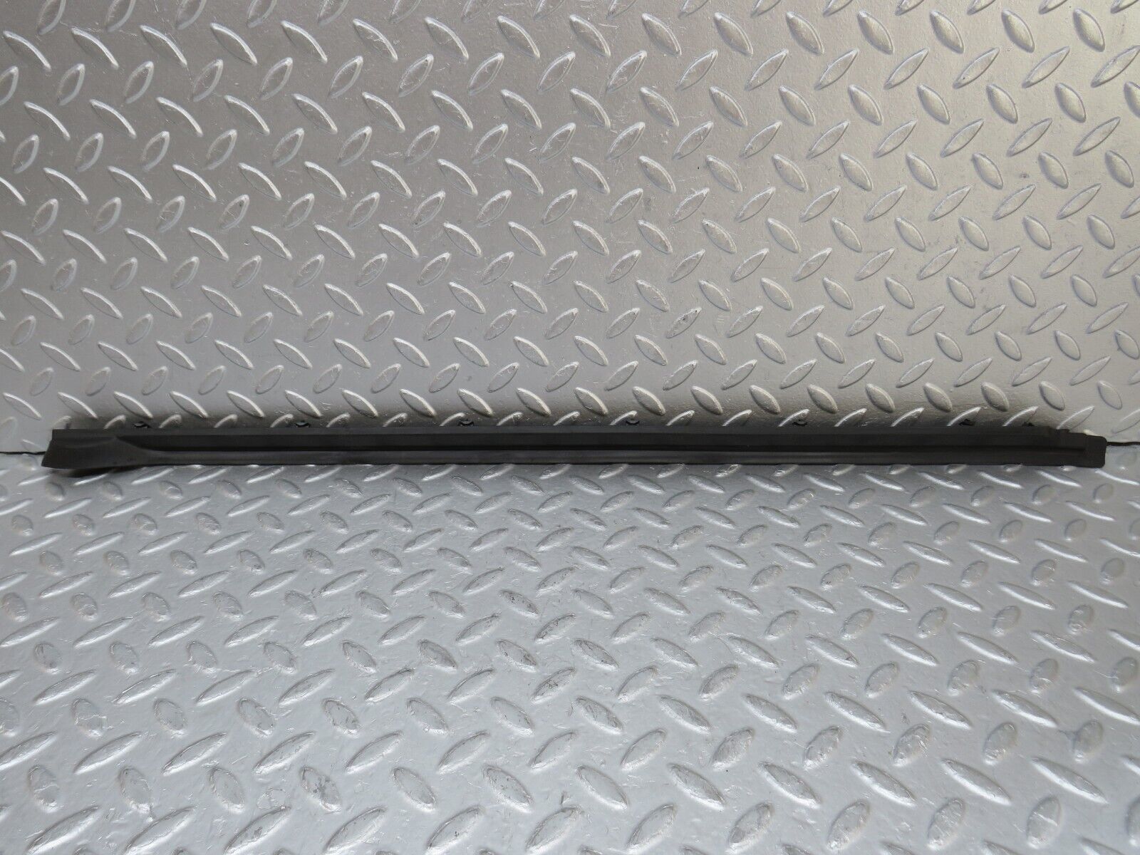 35258 Mercedes-Benz W221 Rear Right Door Lower Seal Trim 2216900462