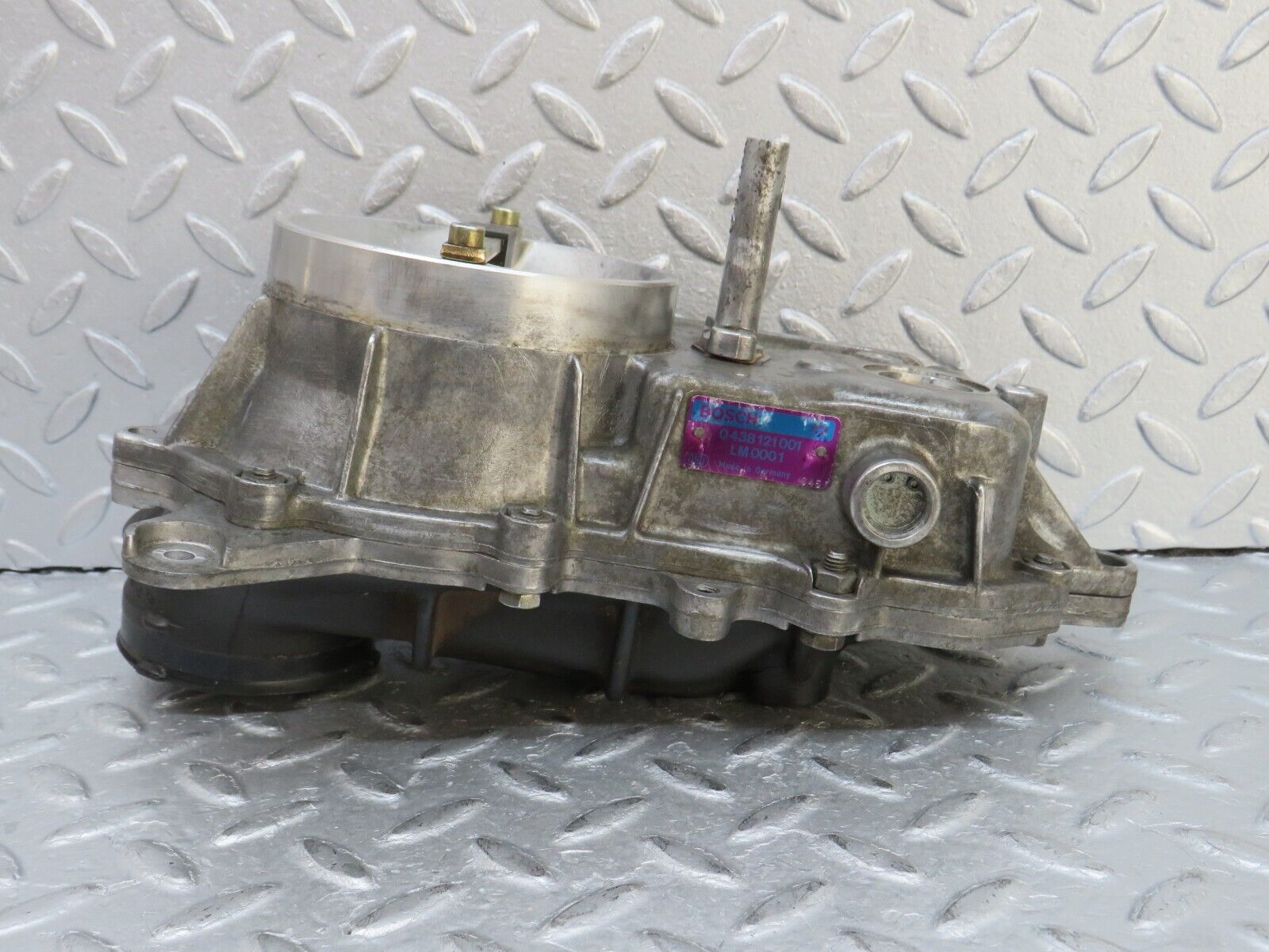 36667 Mercedes-Benz W201 190E 2.0L Air Flow Mass Sensor Bosch 0438121001 1021410990