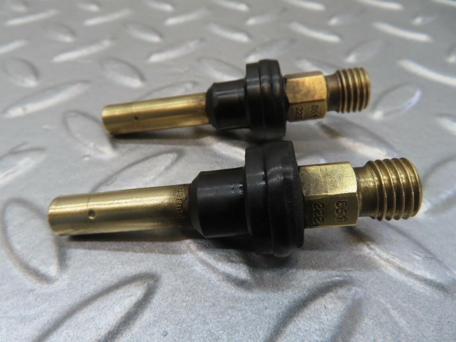 15939 Mercedes-Benz W123 280E 2x Fuel Injectors Bosch 0437502010