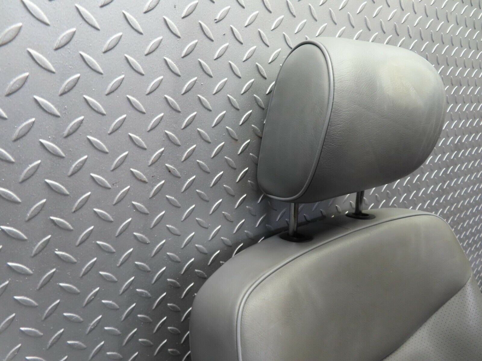 15123 Mercedes-Benz W140 S320 Front Right Seat Leather Grey 1409100250