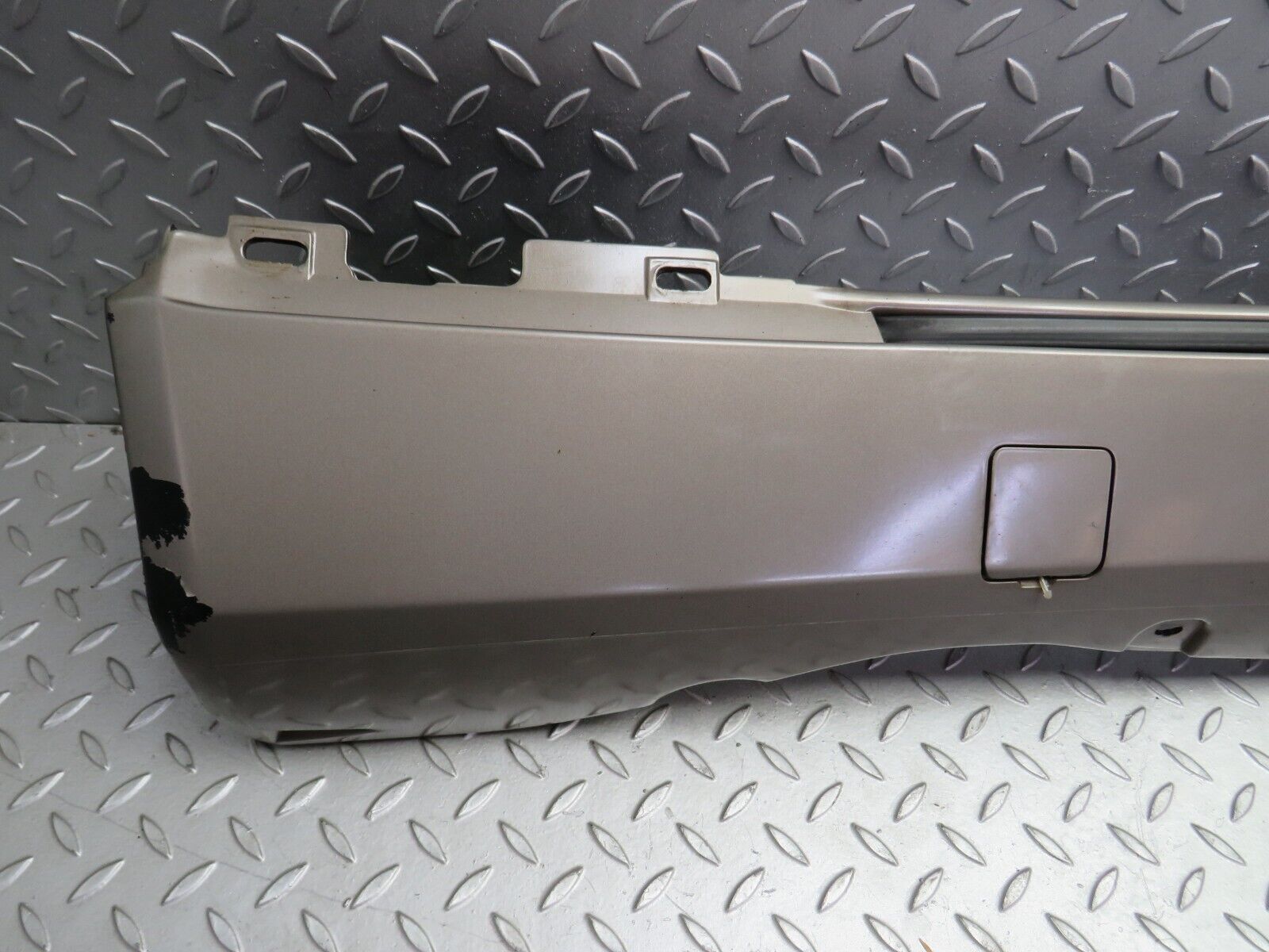 36607 Mercedes-Benz W201 190E 2.0L Side Skirt Right 2016906440 2016980930 2016981130