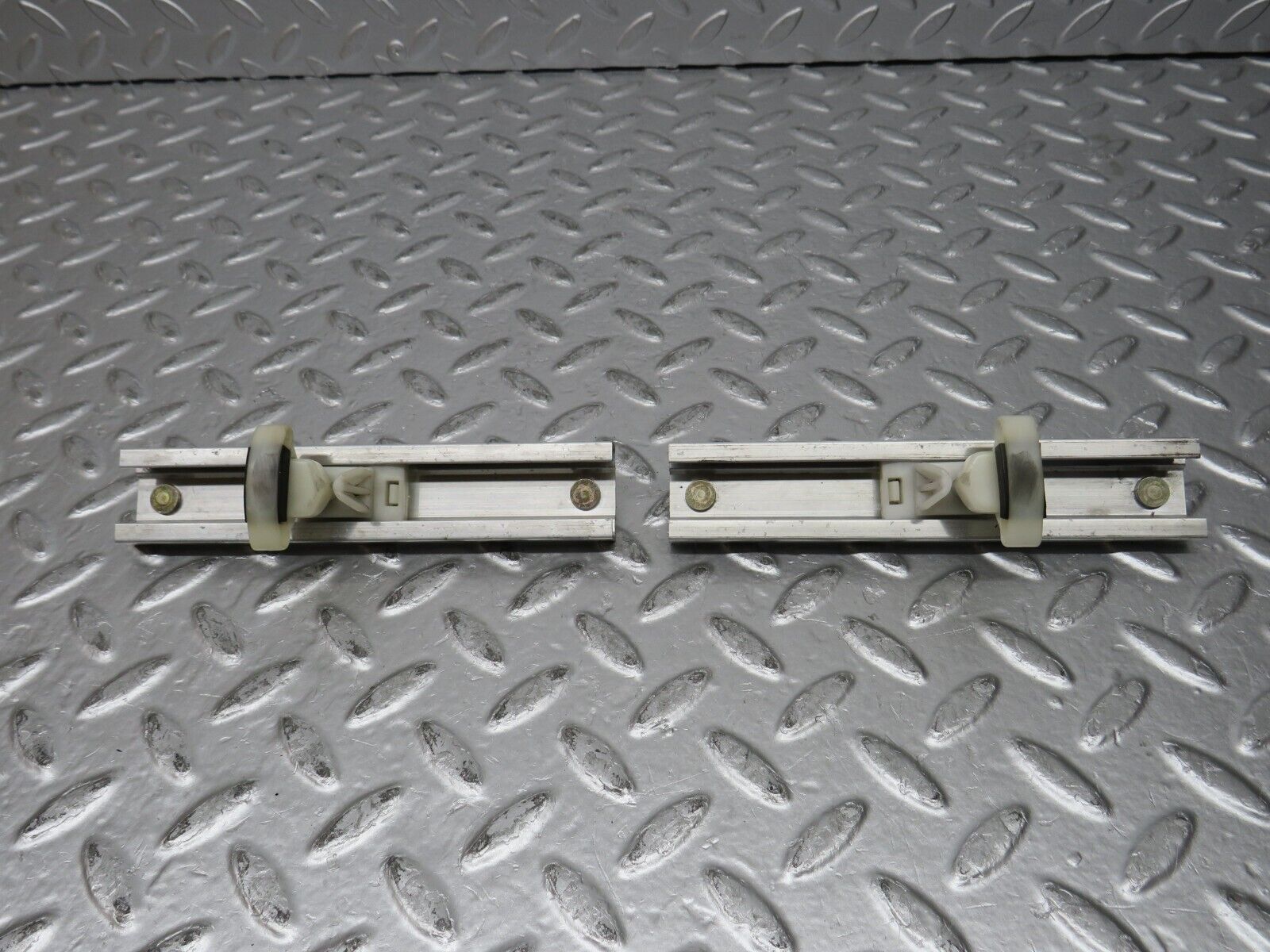 31805 Mercedes-Benz W201 190LE 1.8L Power Window Regulator Window Holder Accessories