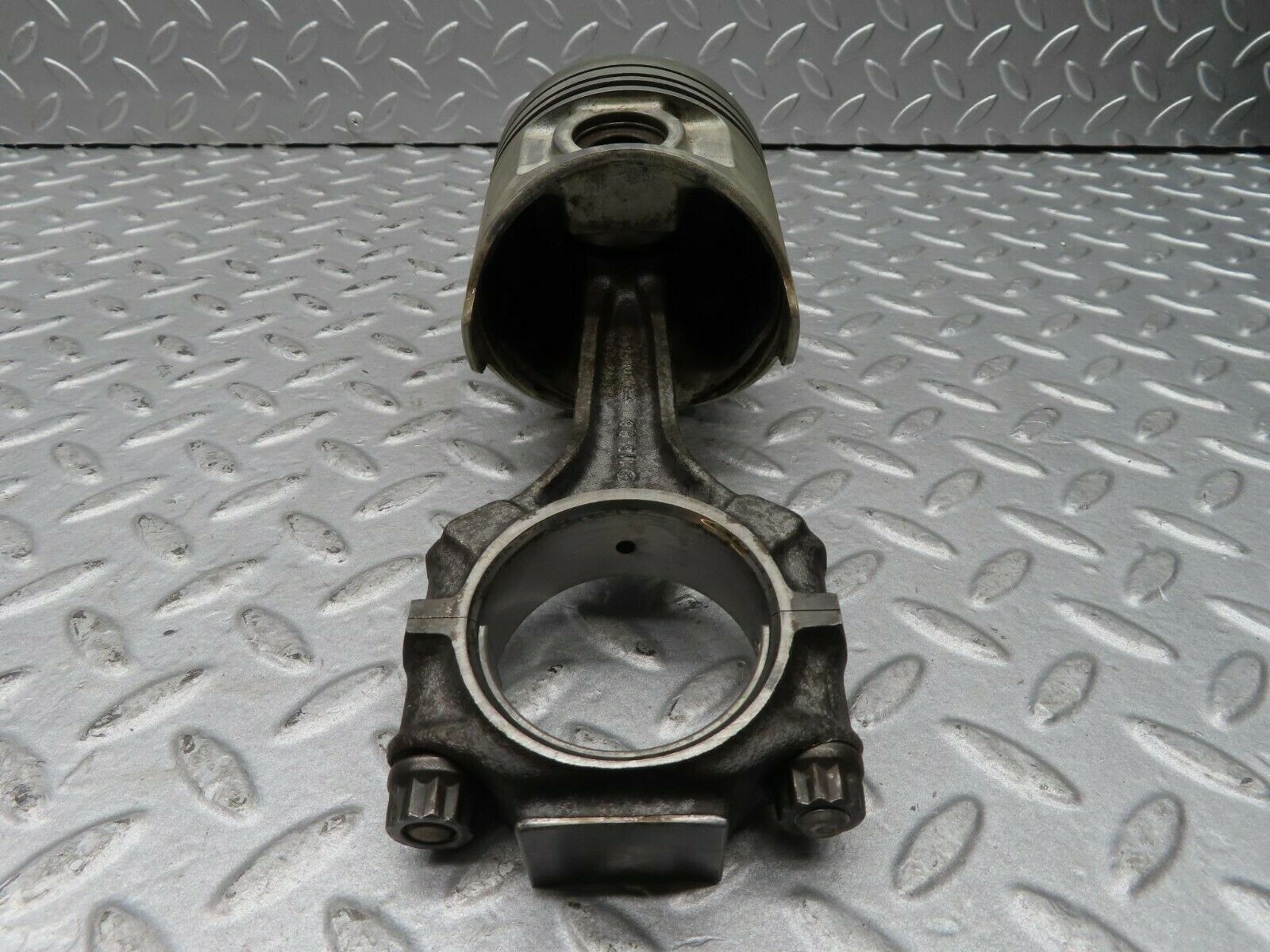 16681 Mercedes-Benz C107 380SLC Piston With Connecting Rod 91.995 mm