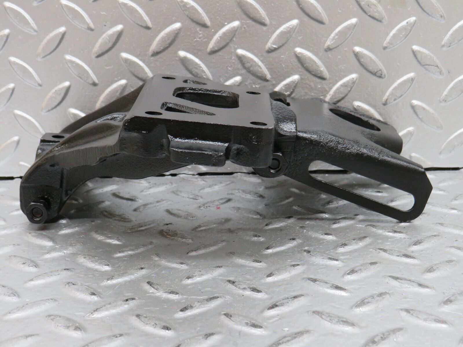 28067 Mercedes-Benz W123 280E Alternator Generator Bracket 1101550535