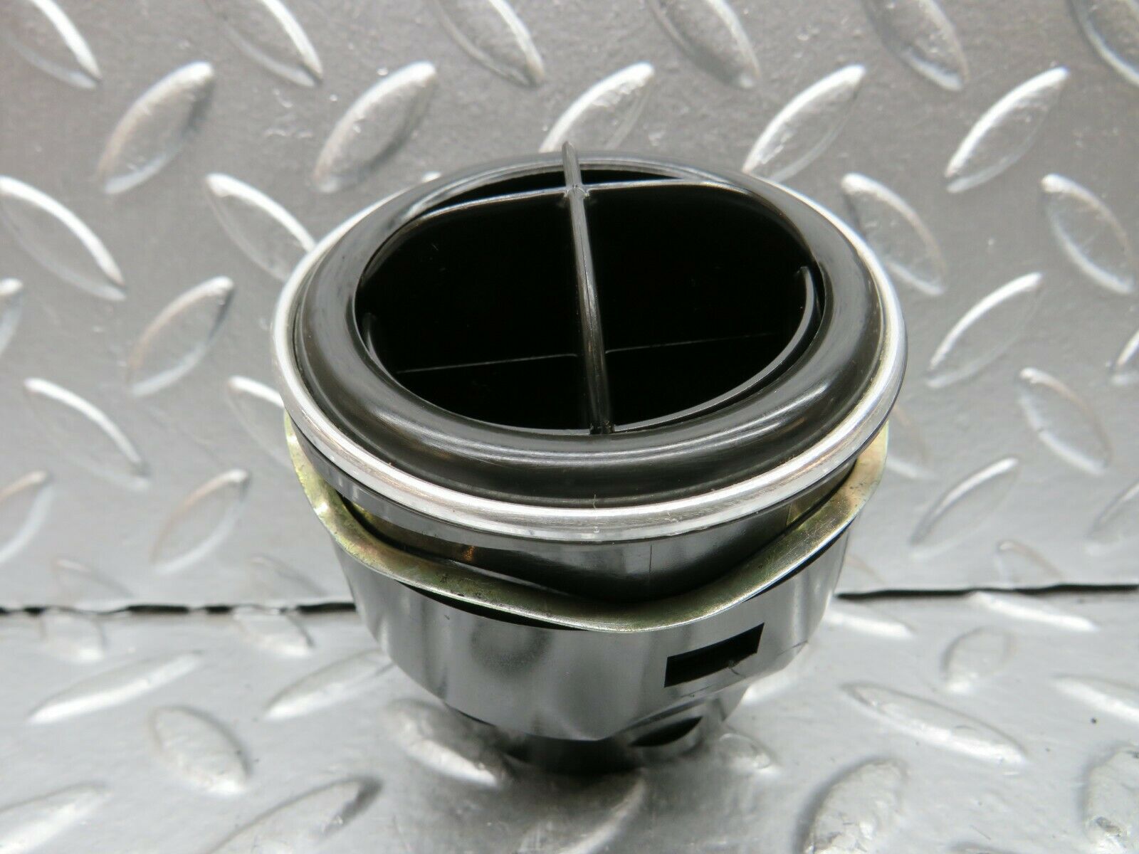 22712 Mercedes-Benz C107 450SLC Coupe Dashboard Air Vent