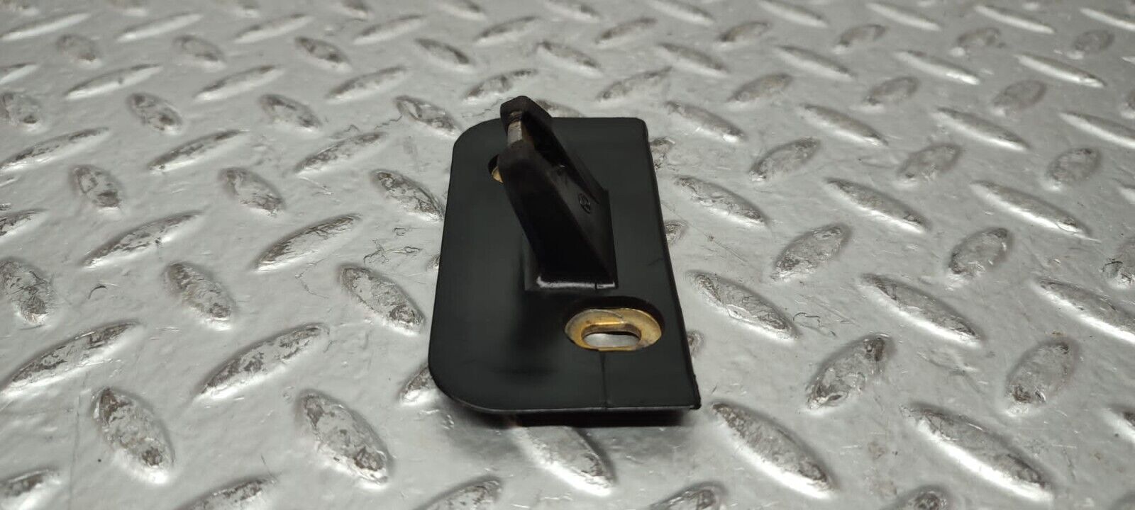 26343 Mercedes-Benz C124 220CE Trunk Lock Latch