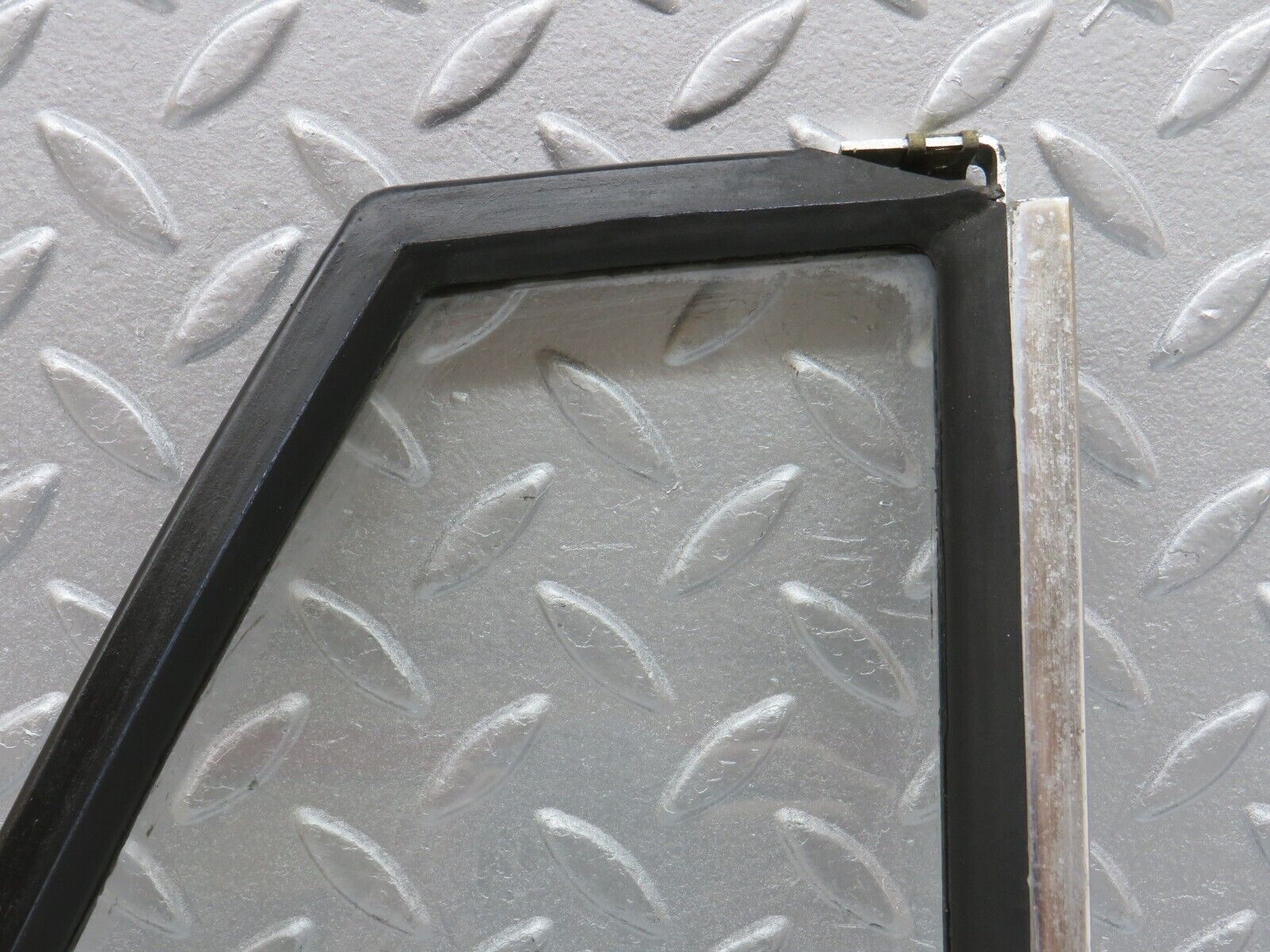 40498 Mercedes-Benz W110 230 Rear Right Quarter Window Glass