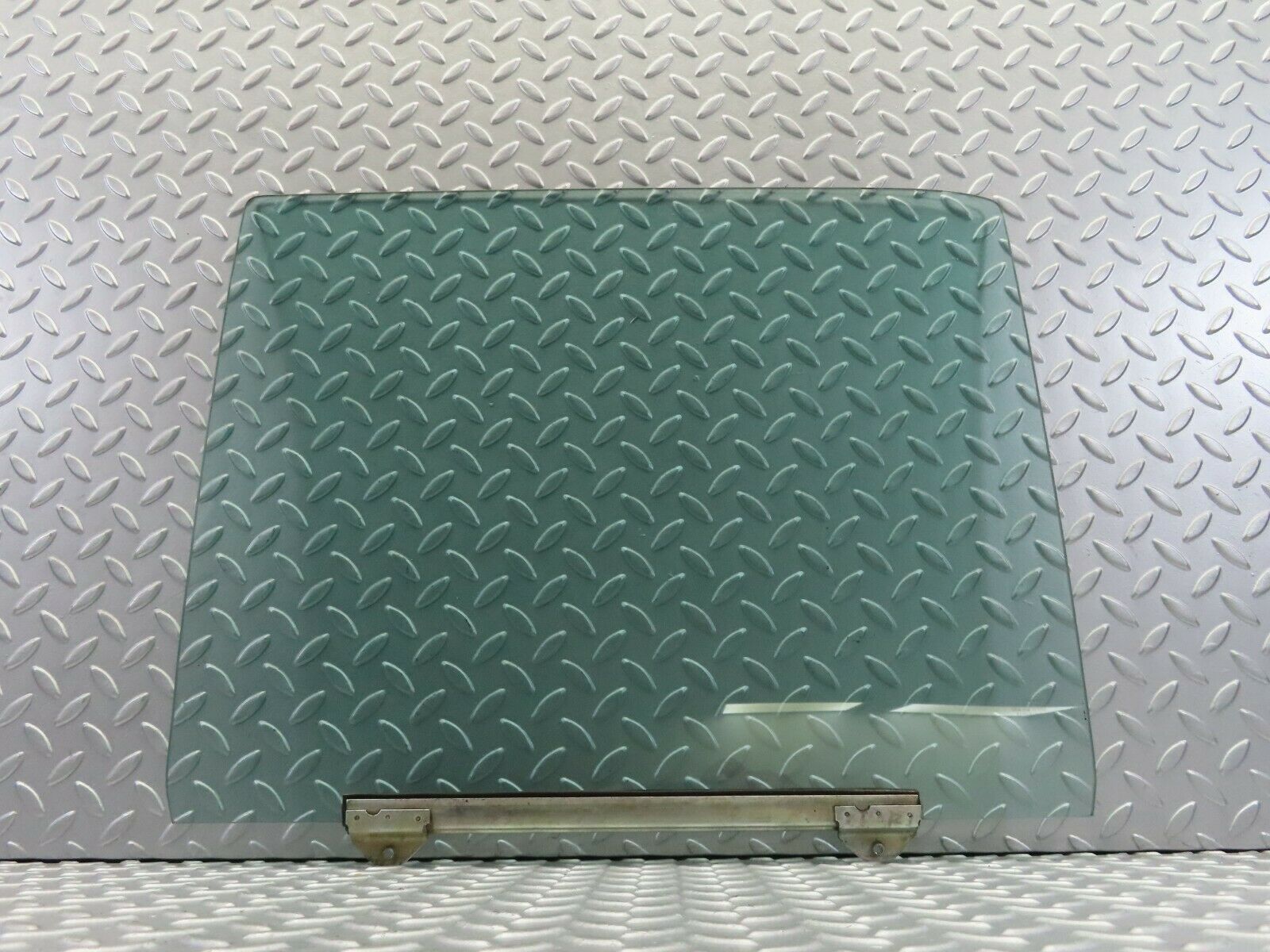 7886 Mercedes-Benz W115 220D Rear Left Door Window Glass