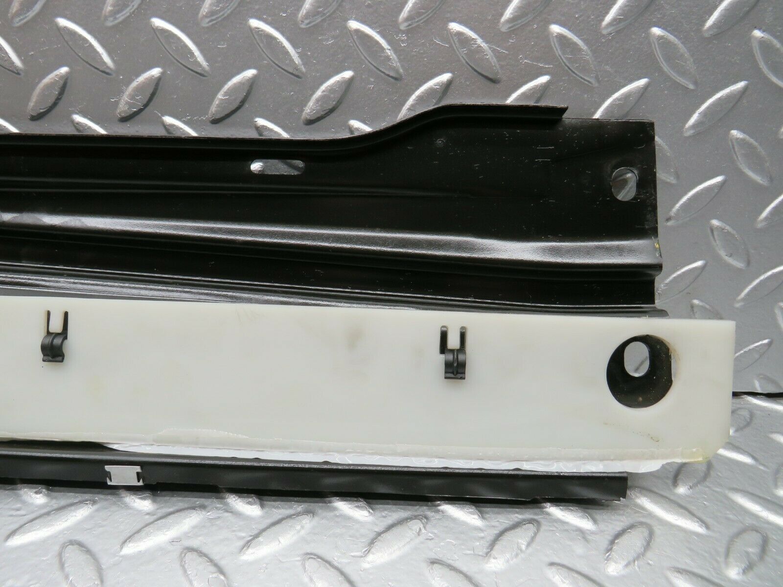 22337 Mercedes-Benz C124 E220 Coupe Rear Window Channel Support Right Side