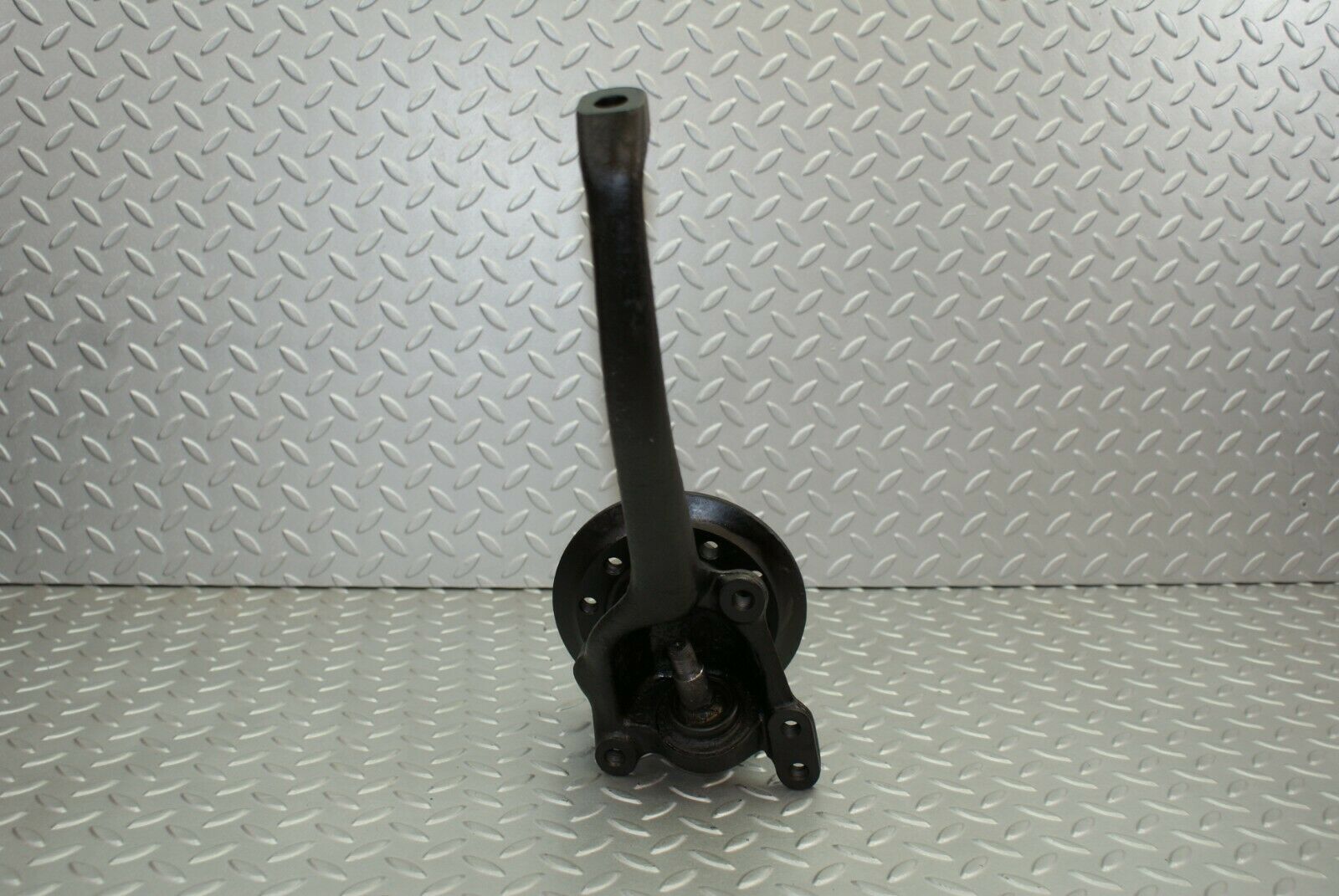 2702 Mercedes-Benz W116 350SE Wheel Hub Front Right