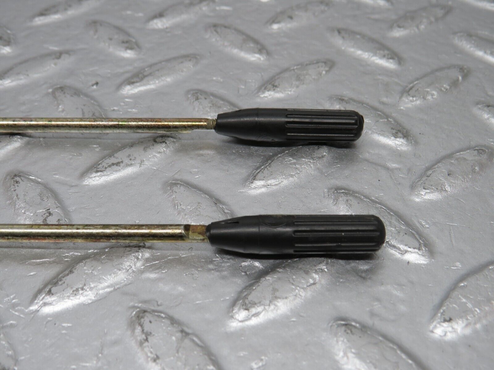 33336 Mercedes-Benz W202 C180 Front Door Lock Knob Pair