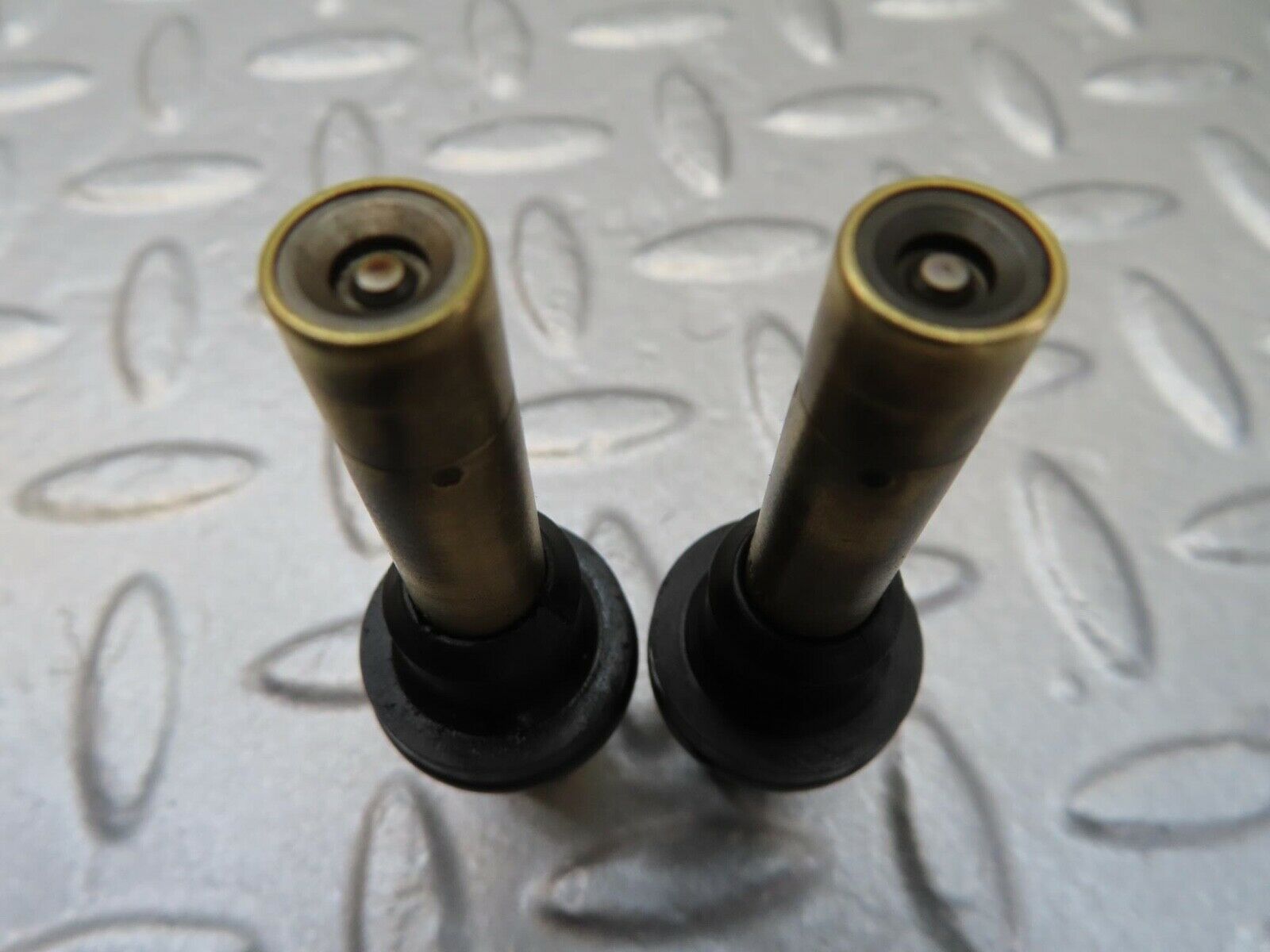 15937 Mercedes-Benz W123 280E 2x Fuel Injectors Bosch 0437502010