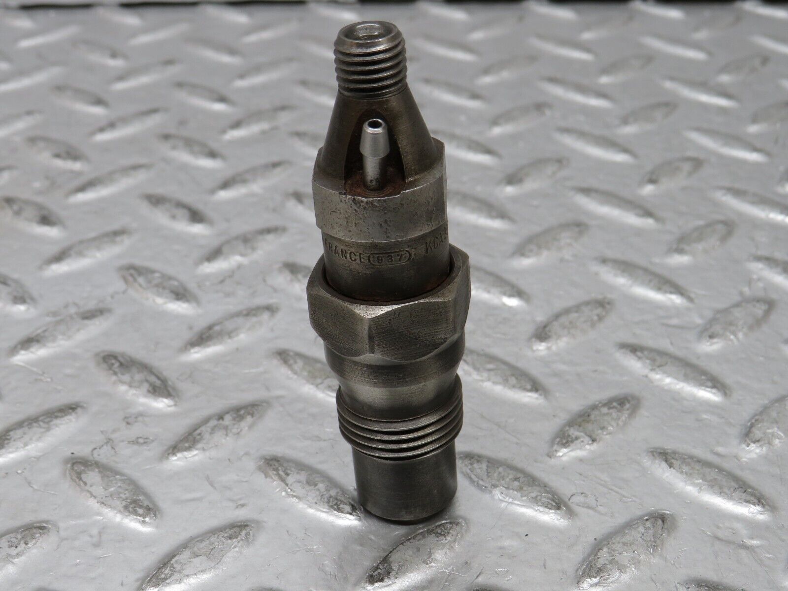 27002 Mercedes-Benz W123 240D Fuel Injector Bosch KCA30S35/4