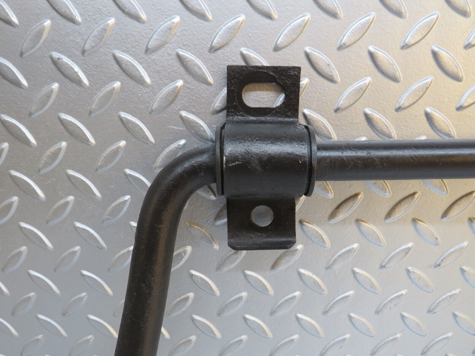 0383 Mercedes-Benz W108 280SE Torsion Bar 1083230965