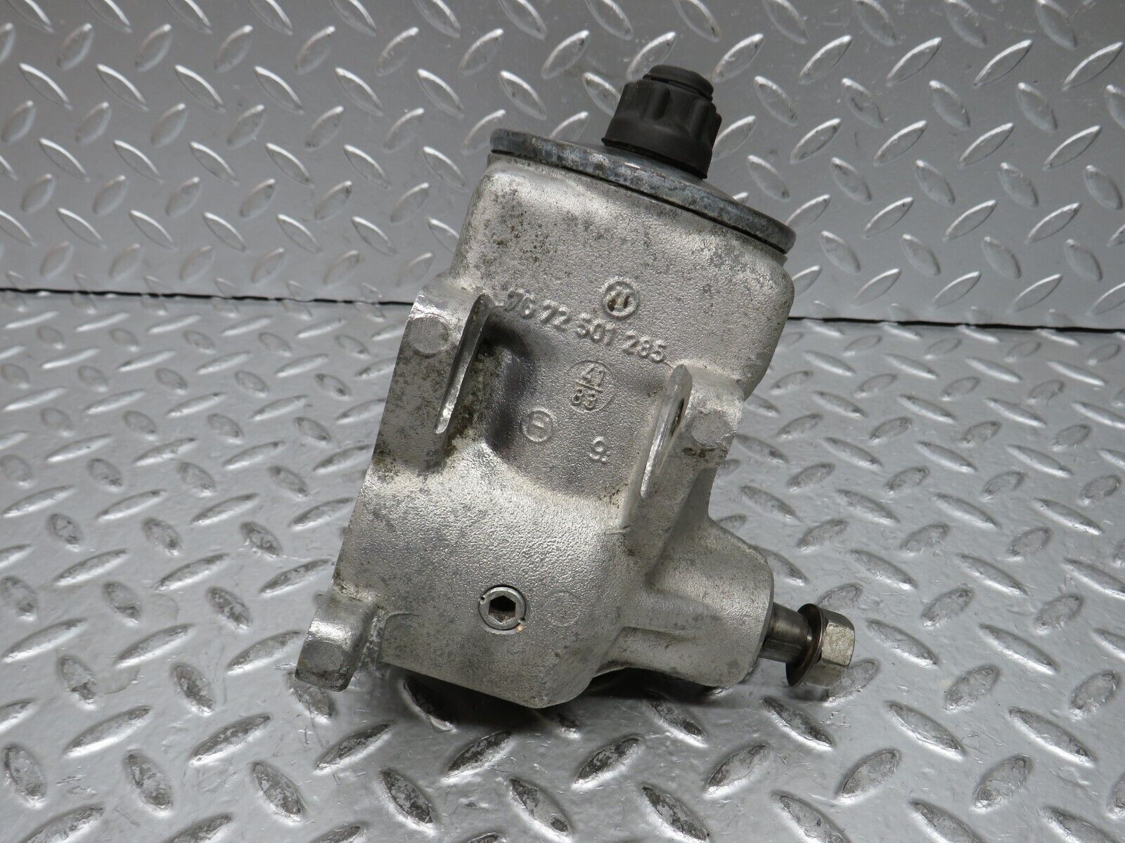 28706 Mercedes-Benz W123 230E Power Steering Pump 1264601380