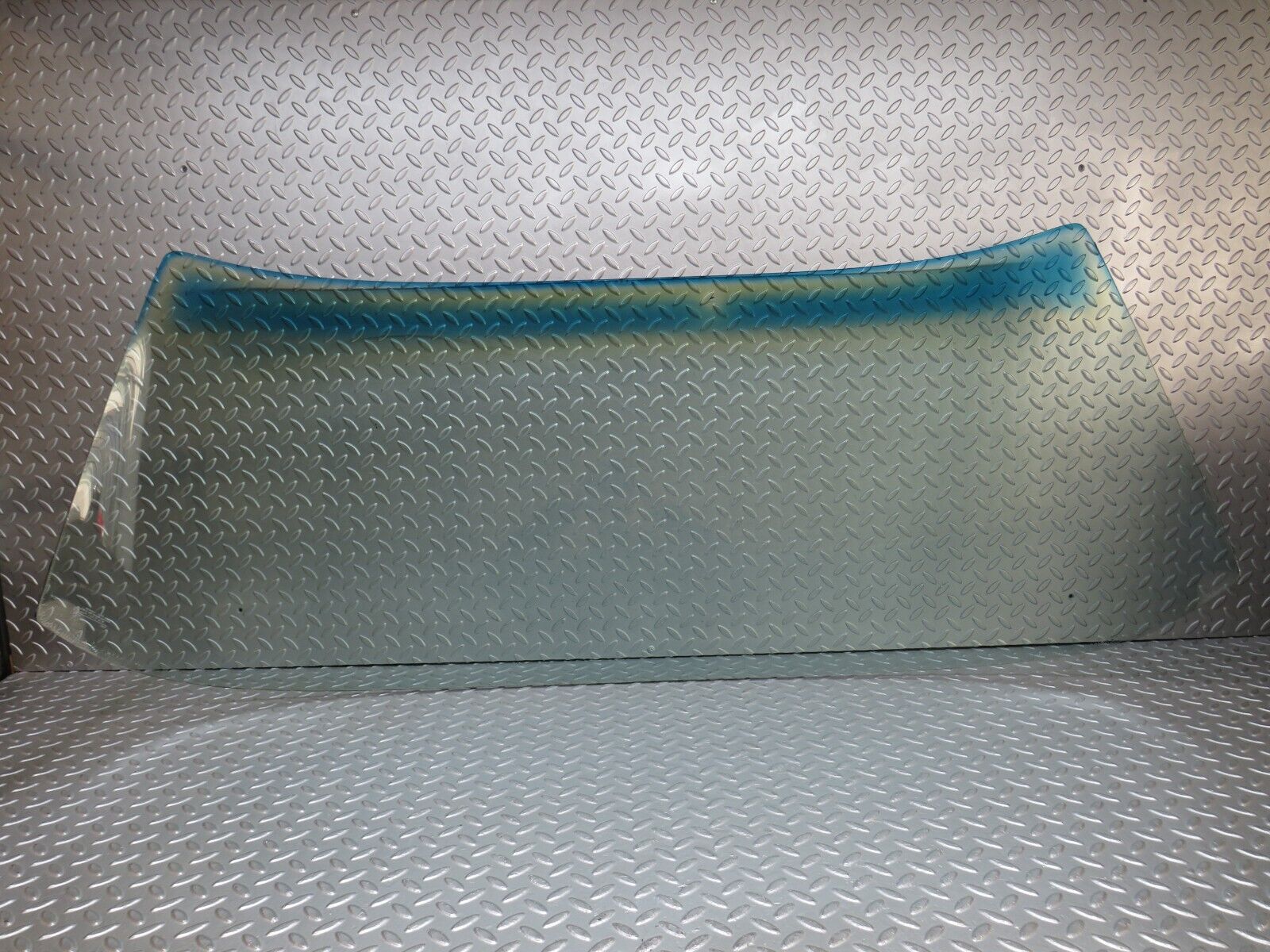 37519 Mercedes-Benz W109 300SEL Front Windscreen